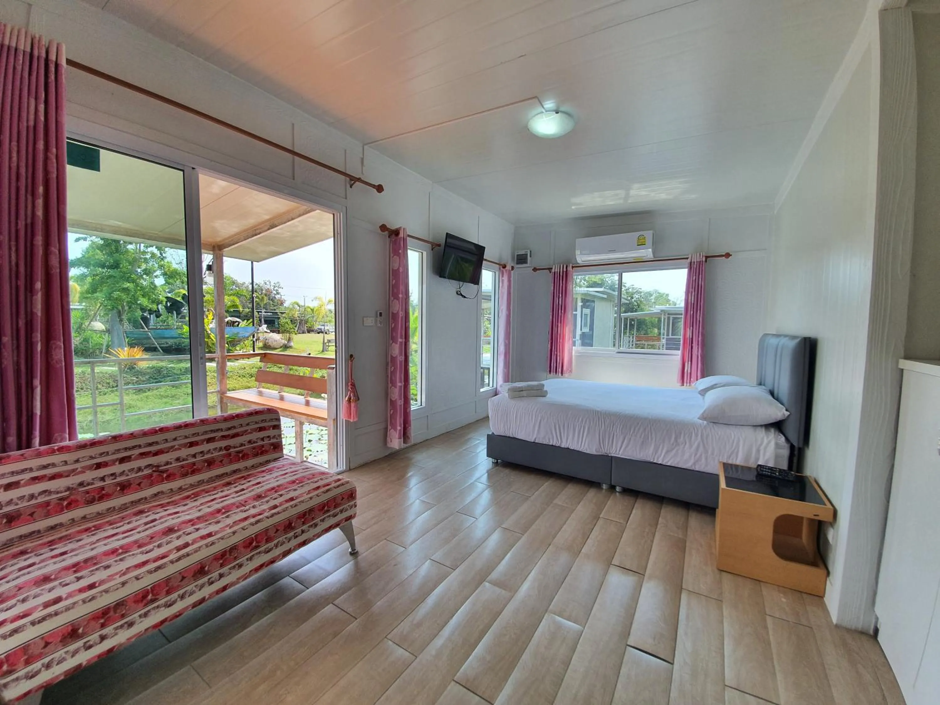 Bed in Phalagoon Resort