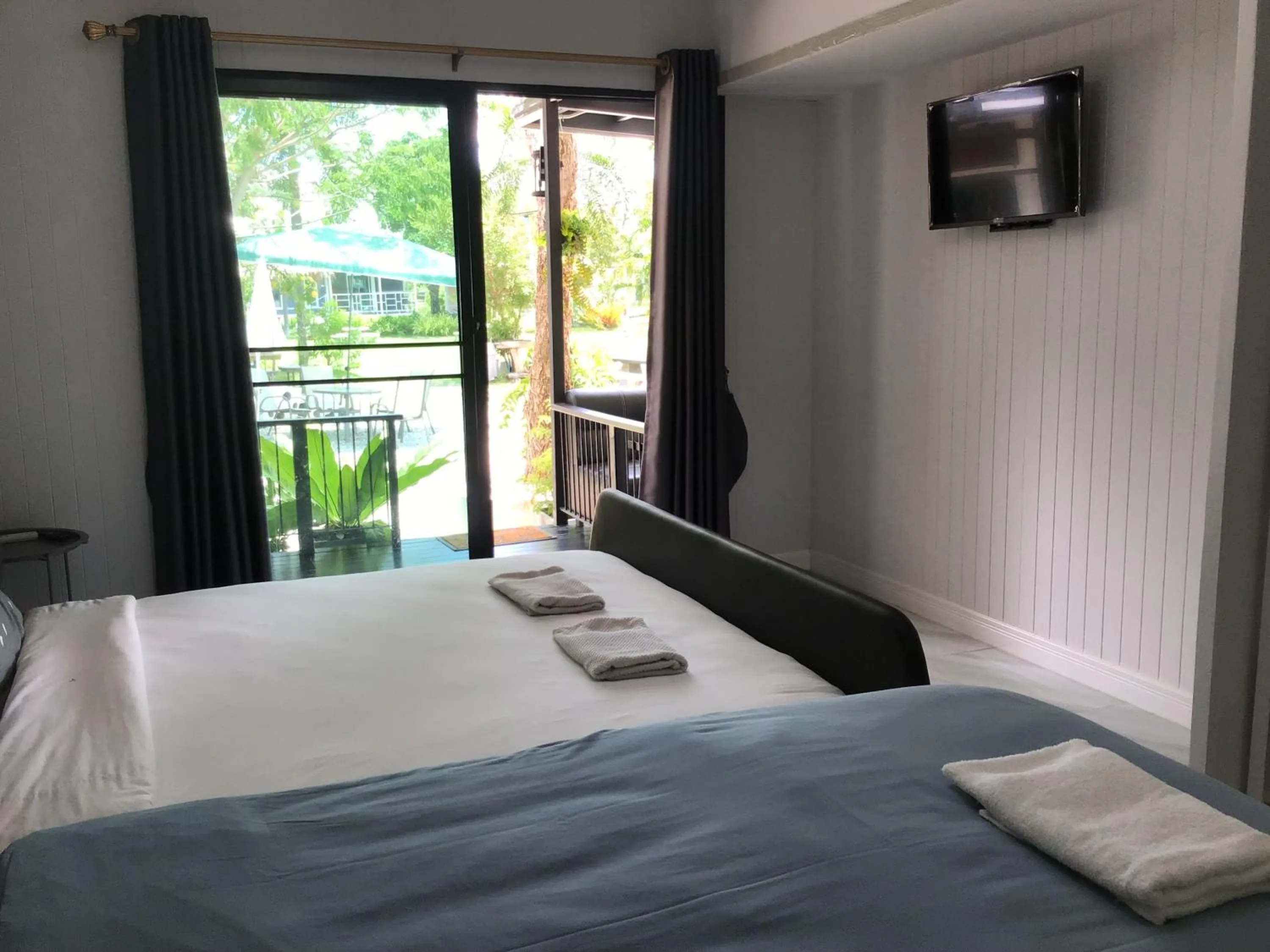 Bed in Phalagoon Resort