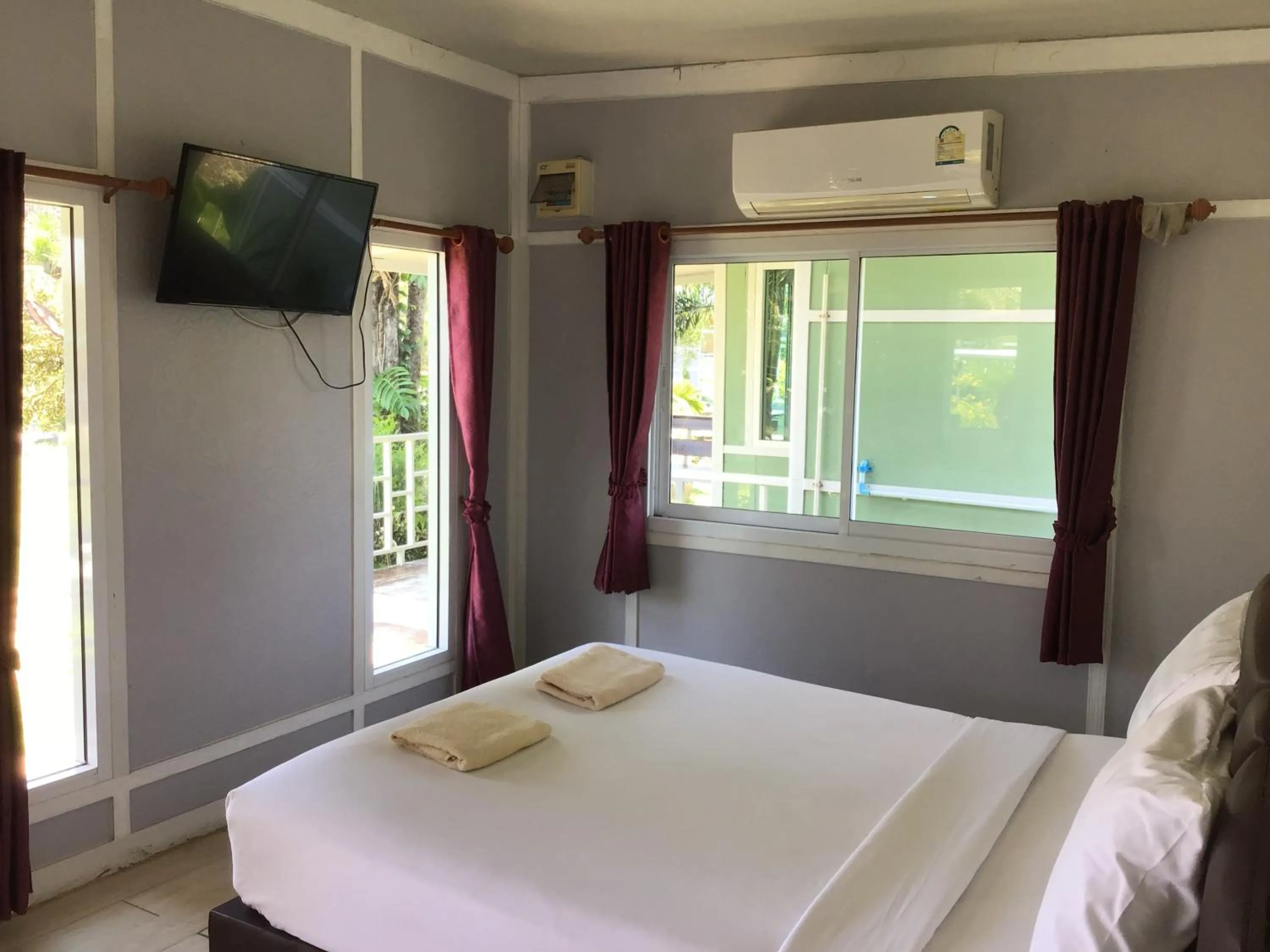 Bed in Phalagoon Resort