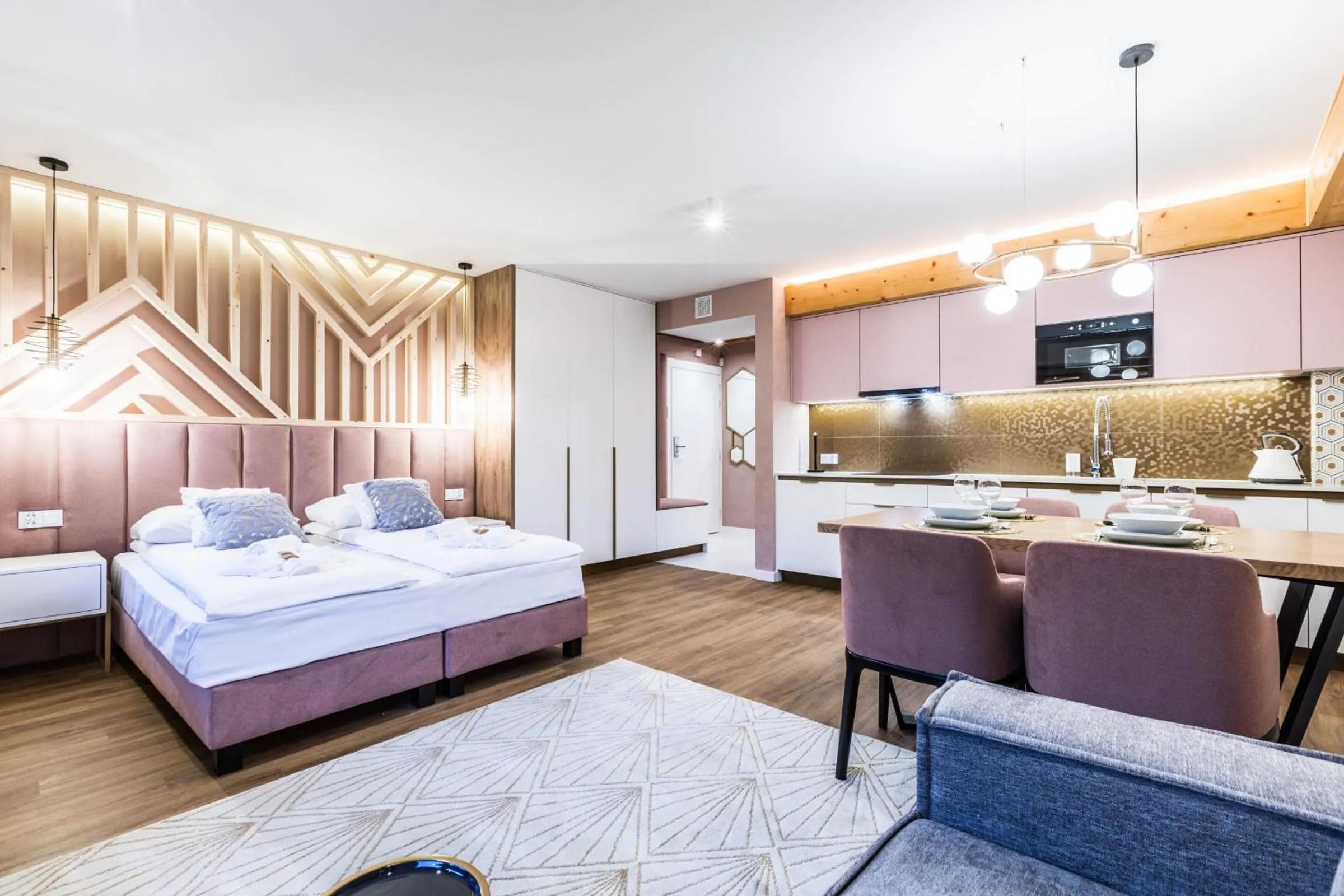 Photo of the whole room, Bed in Rezydencja Zakopiańska