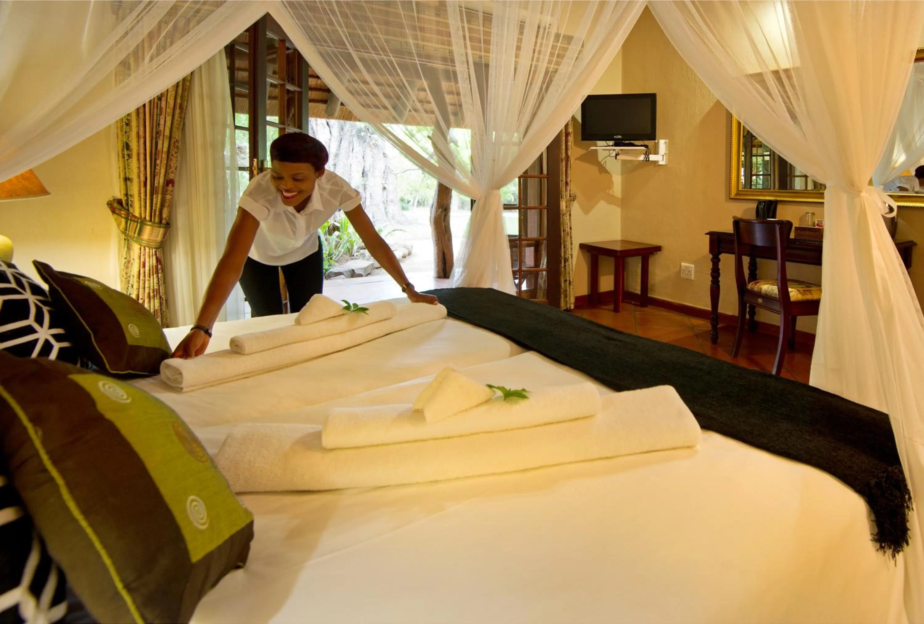 Staff, Bed in Blyde River Canyon Lodge