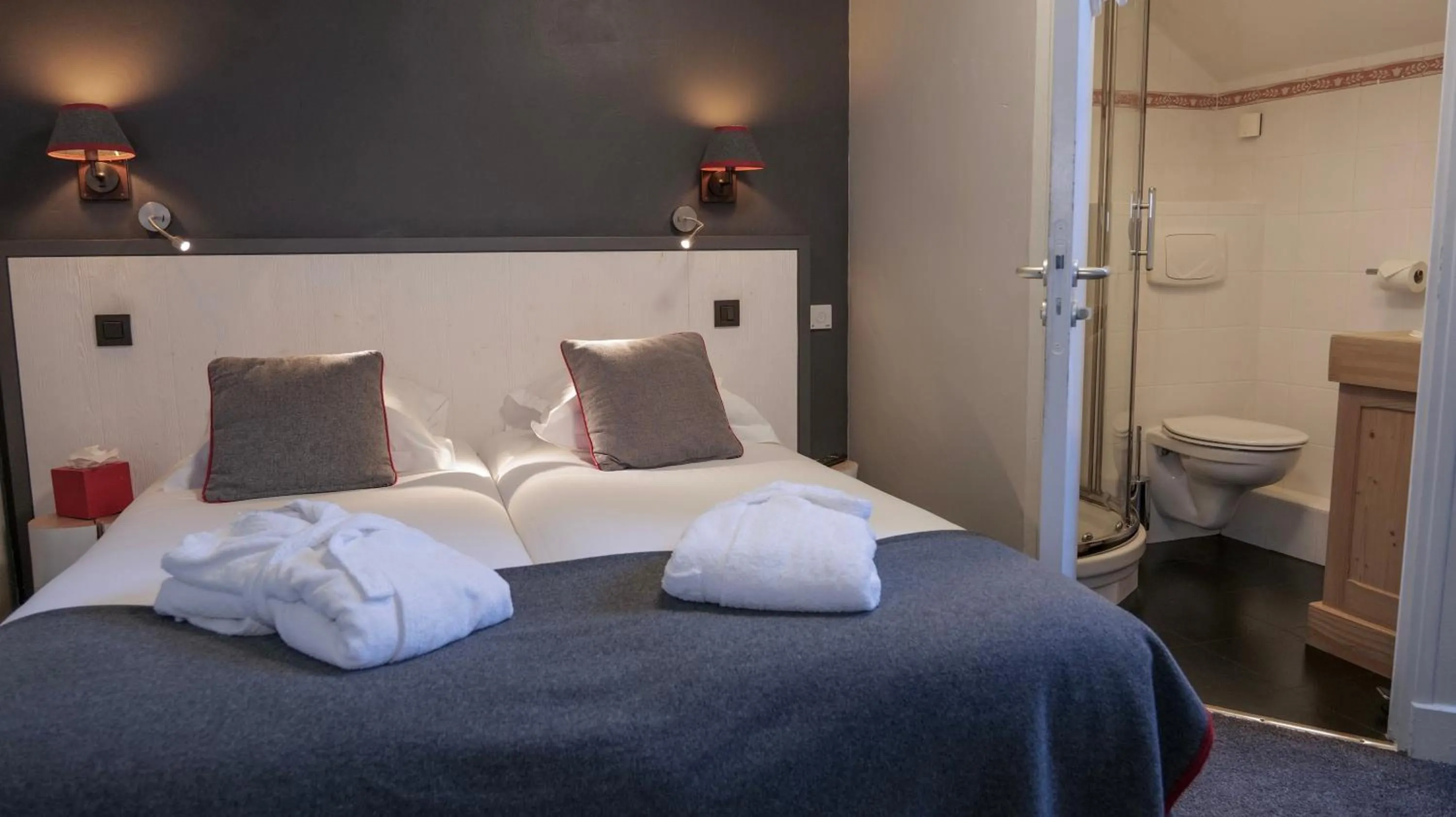Bed in Le Faucigny - Hotel de Charme & SPA