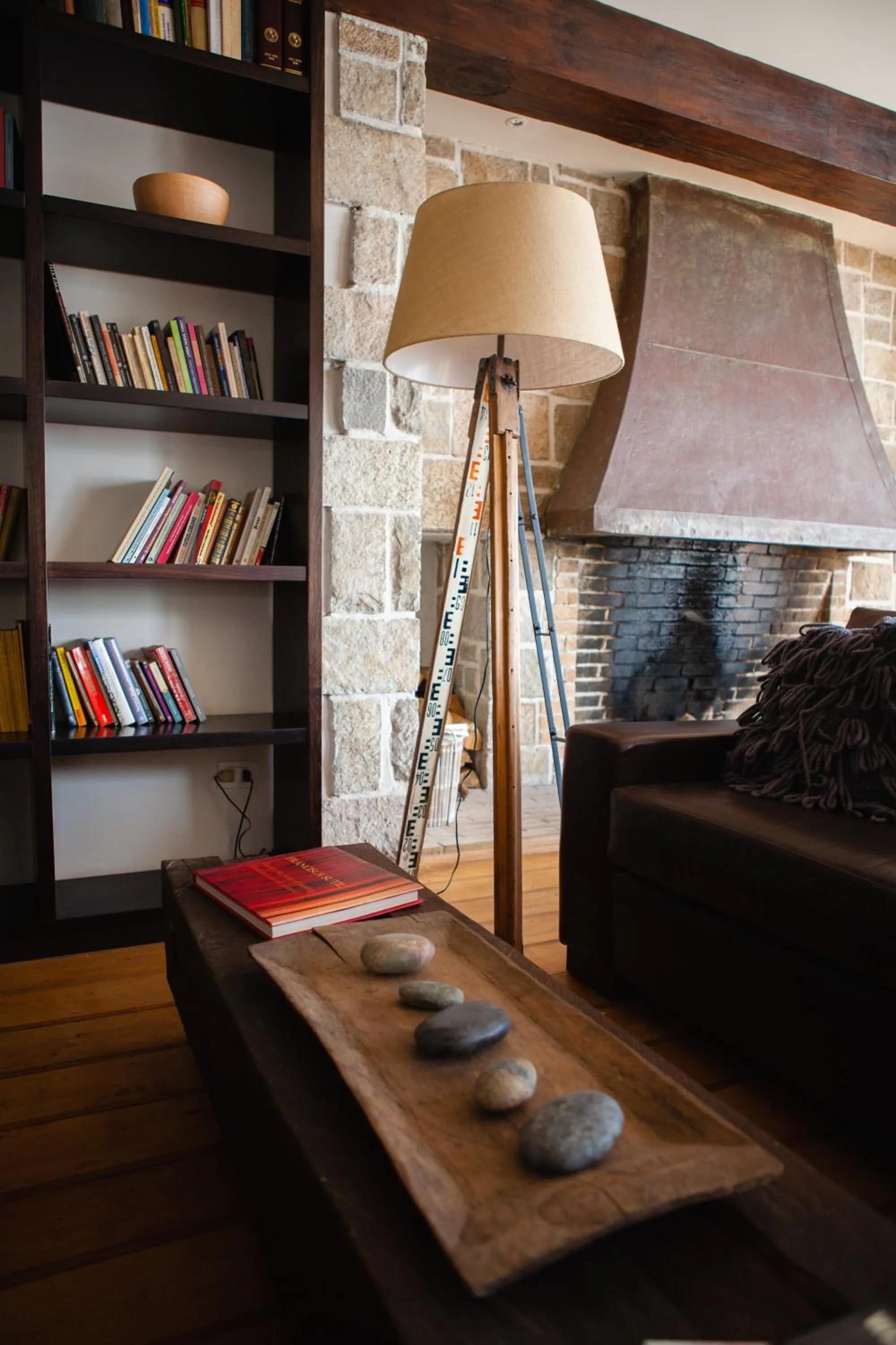 Library in Hotel Boutique Casadoca