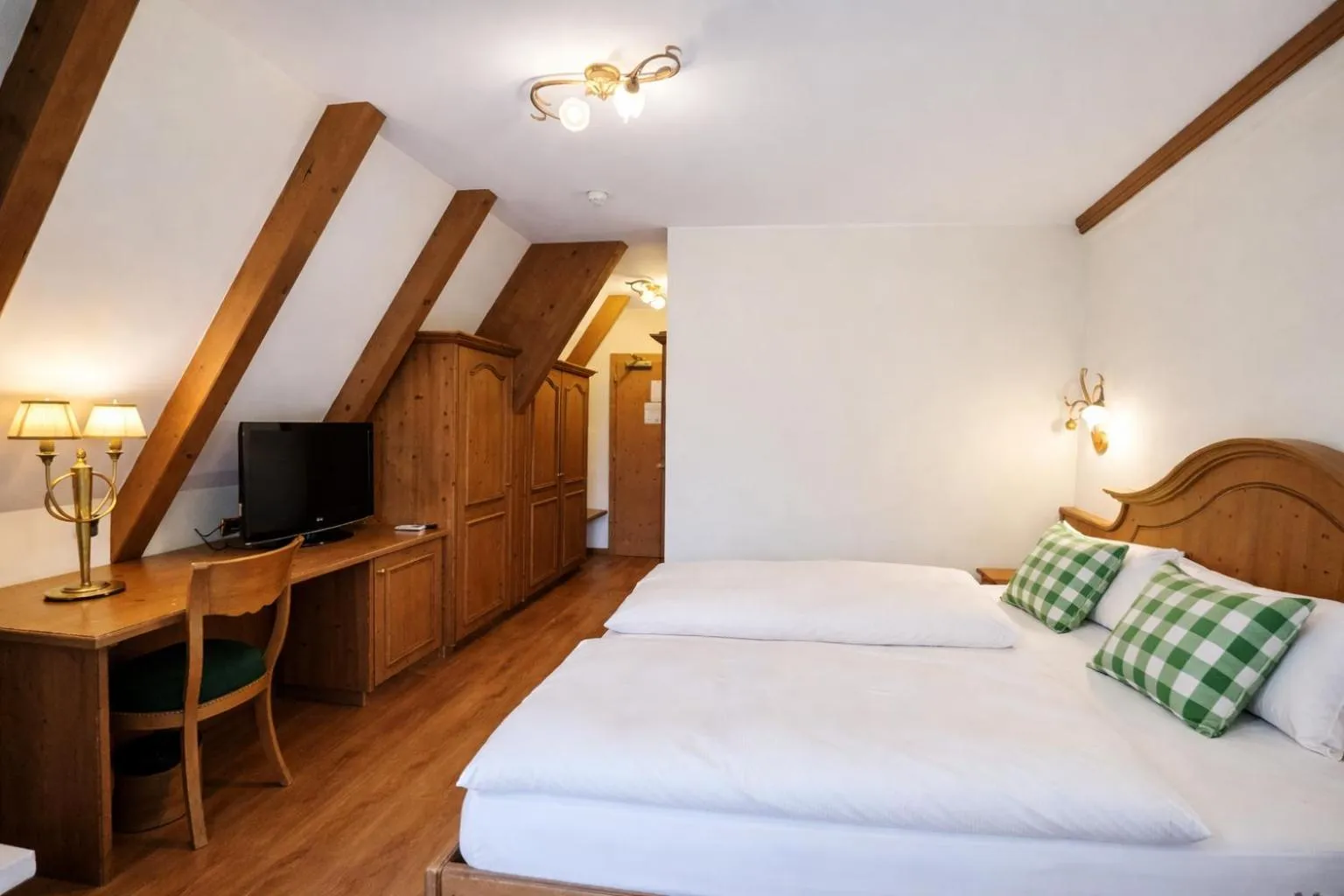 Bed in Hotel Comfort Erica Dolomiti Val d'Adige