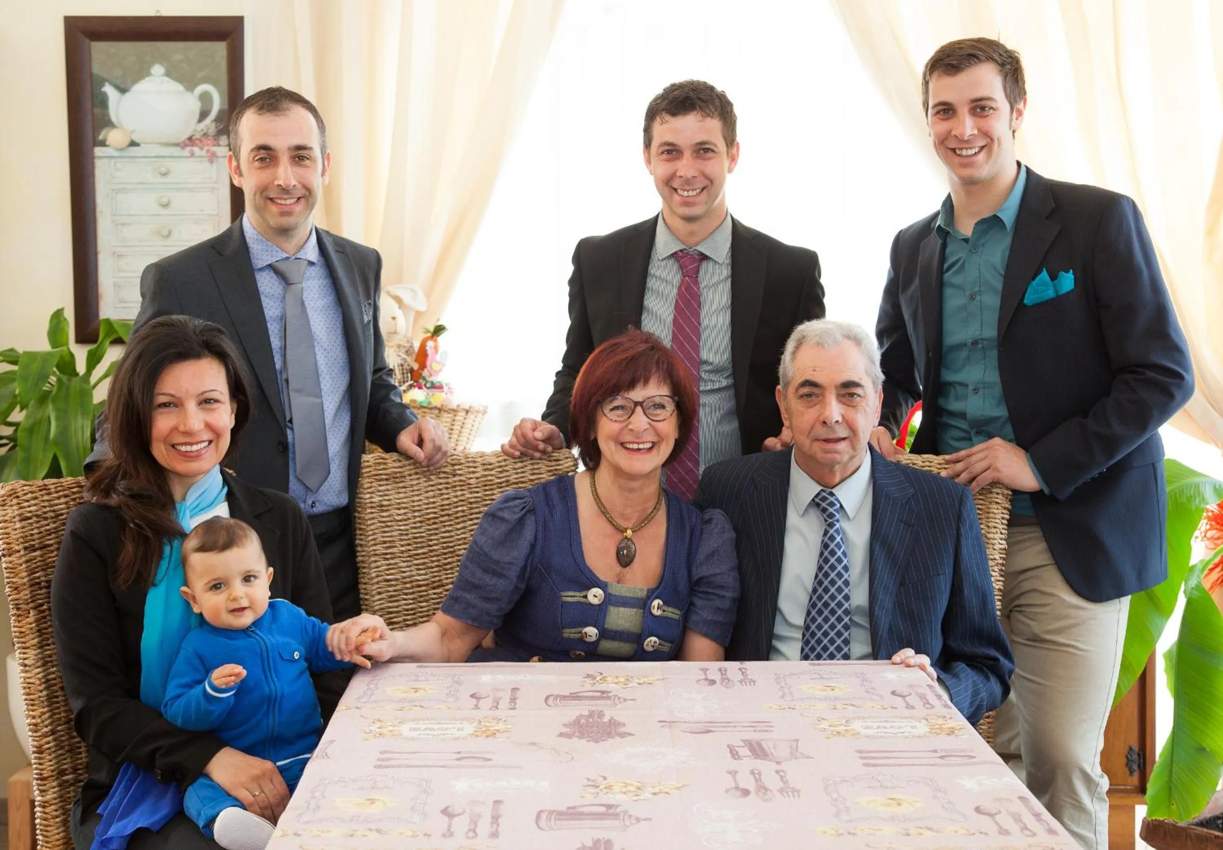 group of guests in Hotel Comfort Erica Dolomiti Val d'Adige