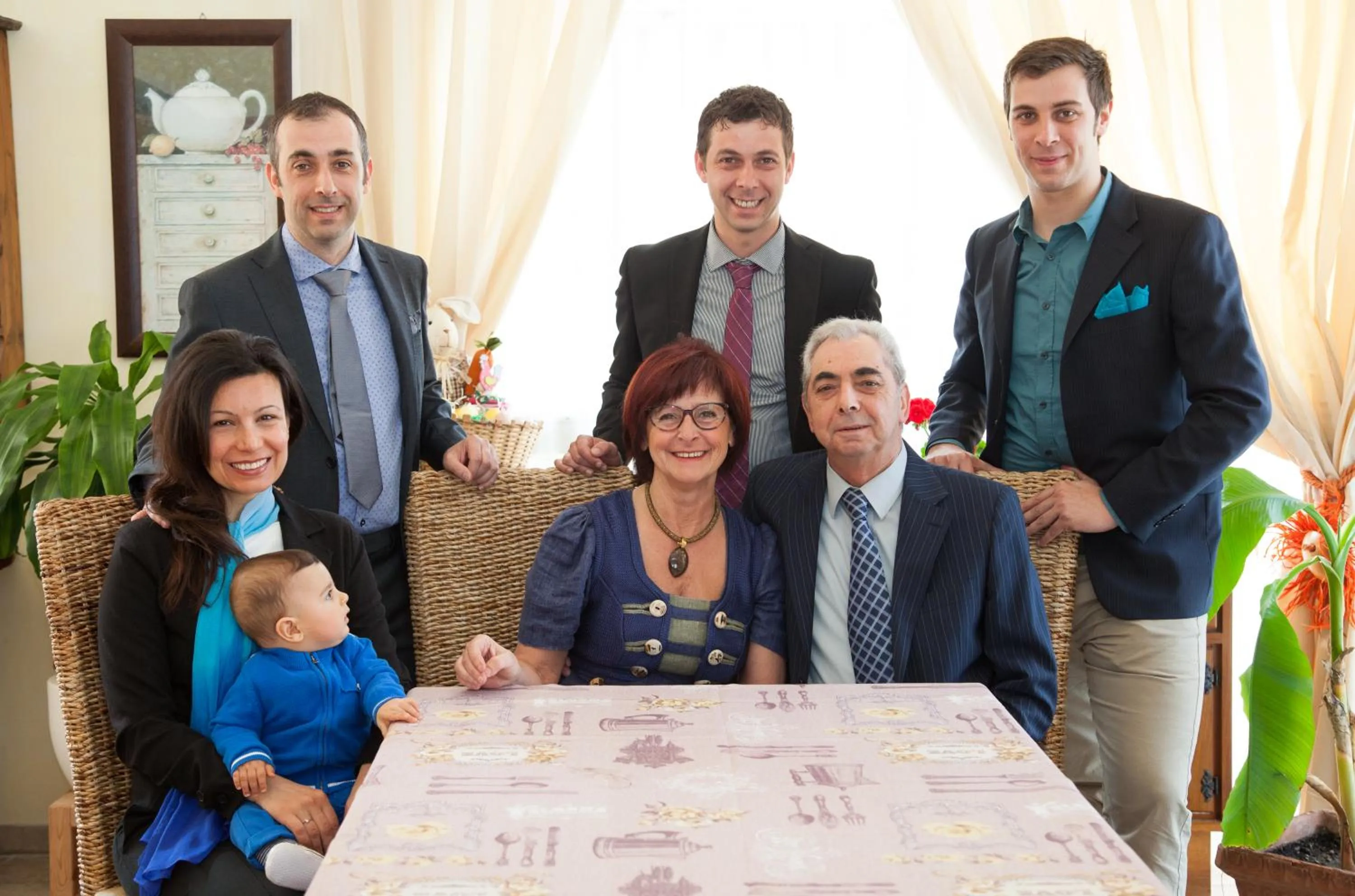 group of guests in Hotel Comfort Erica Dolomiti Val d'Adige