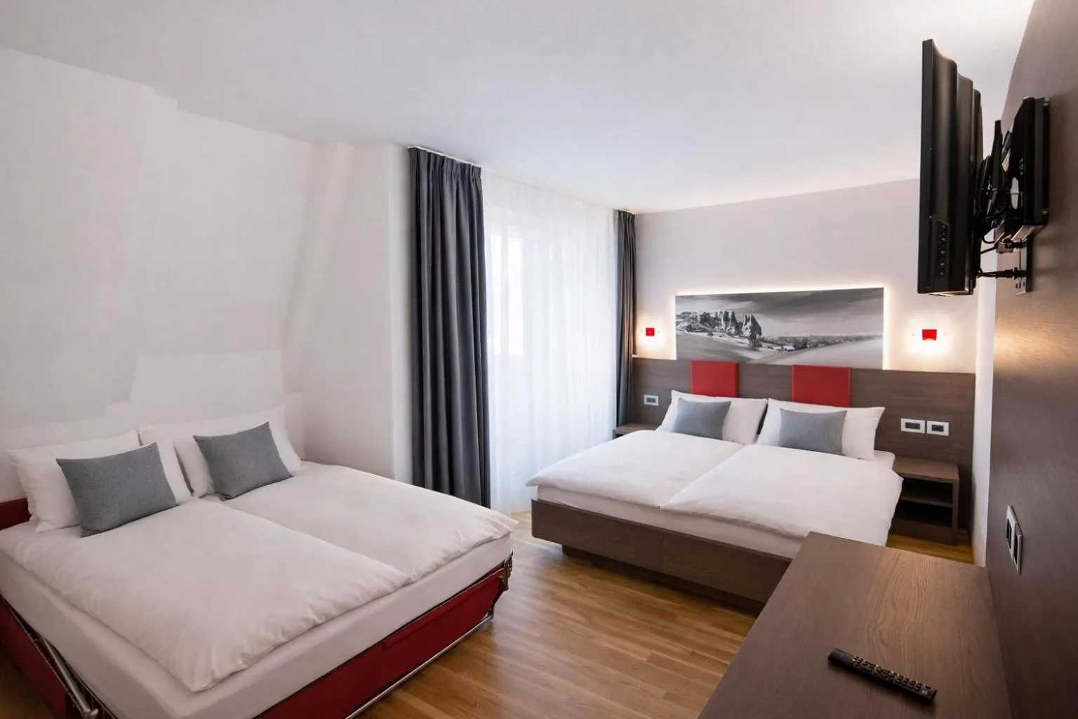 Bed in Hotel Comfort Erica Dolomiti Val d'Adige