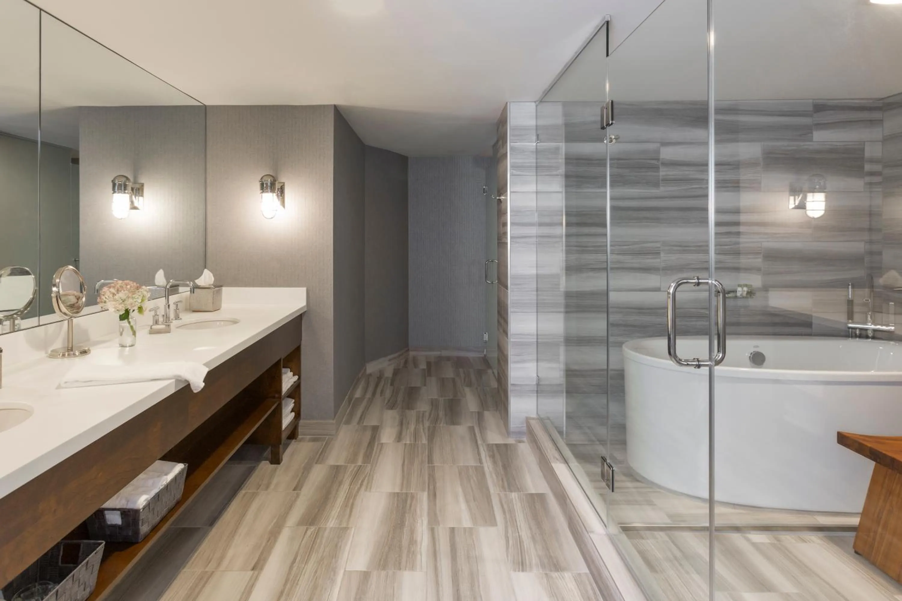 Bathroom in South Shore Harbour Resort and Conference Center