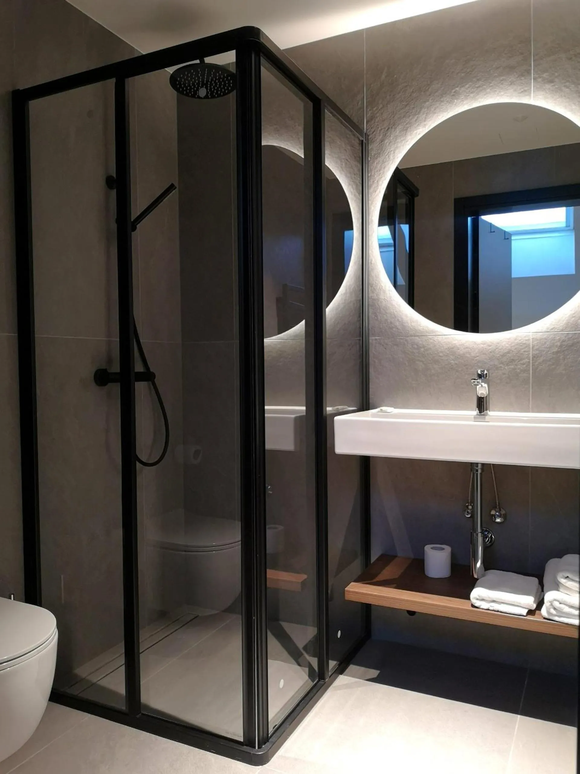 Shower in Pan Tadeusz