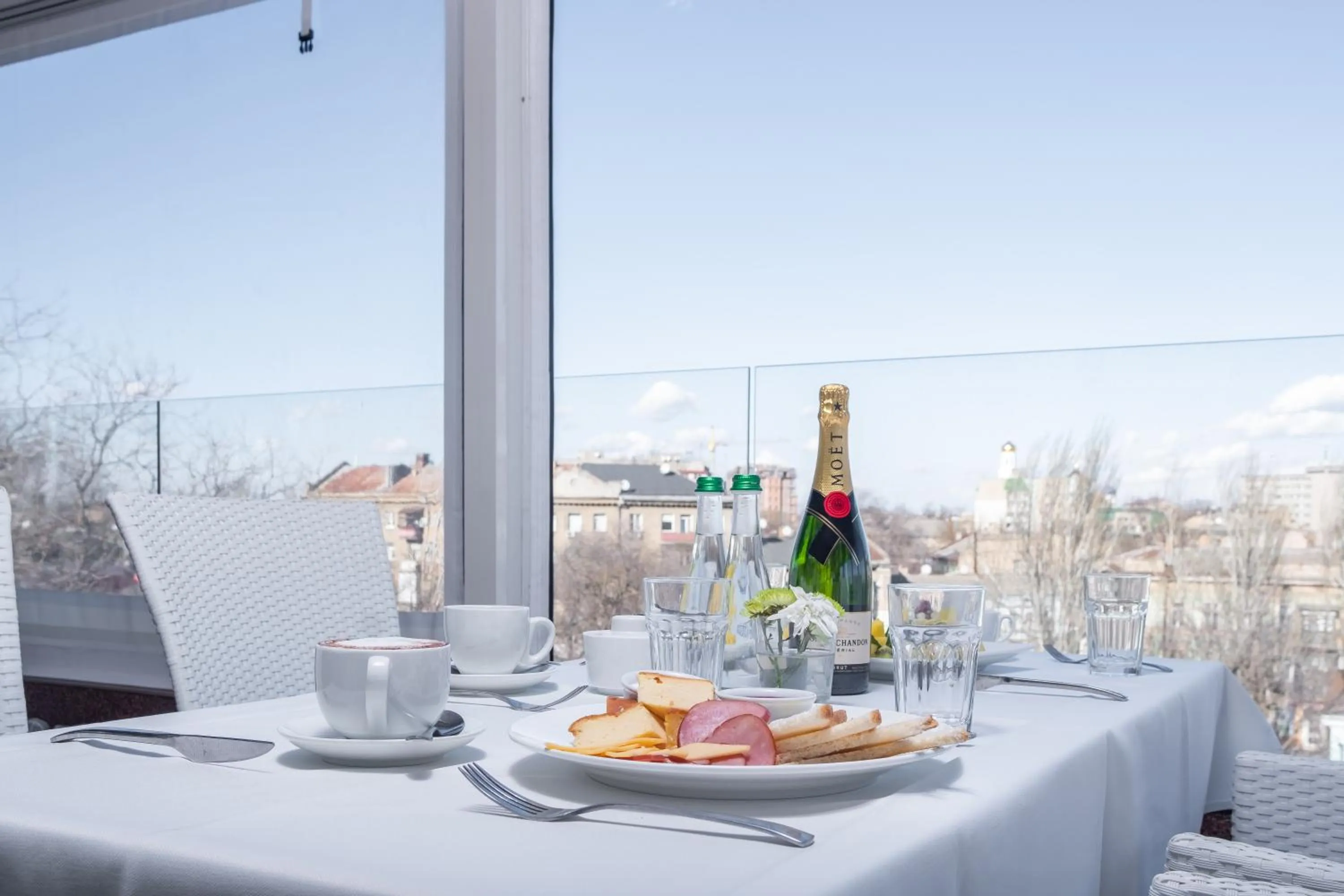 Food and drinks in Boomerang Boutique Hotel