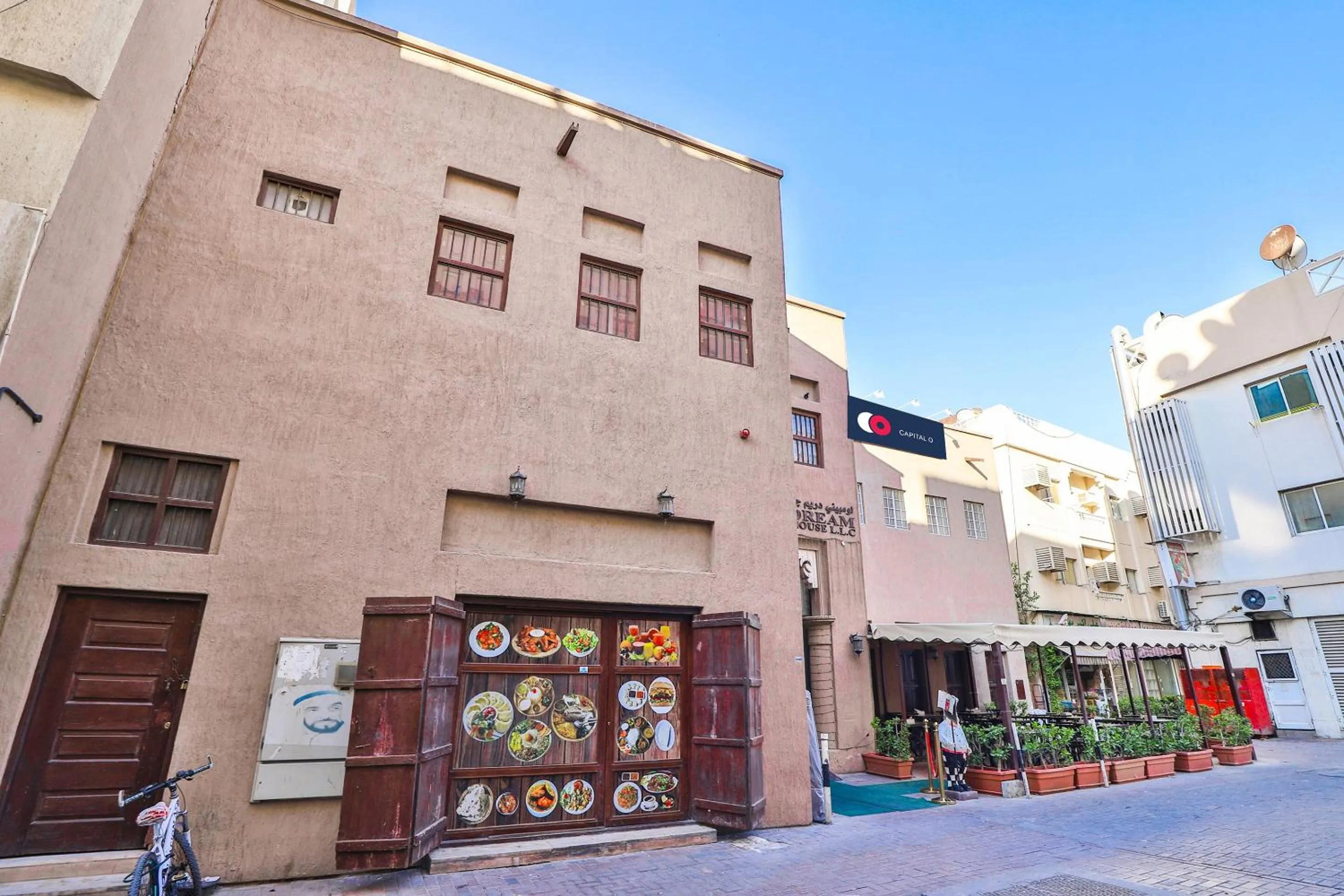 Facade/entrance in Capital O160 Lumbini Dream Garden Guest House LLC