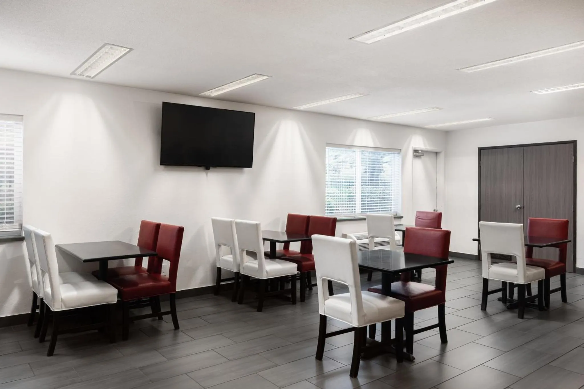 Breakfast in Garner Hotel Auburn - Seattle by IHG