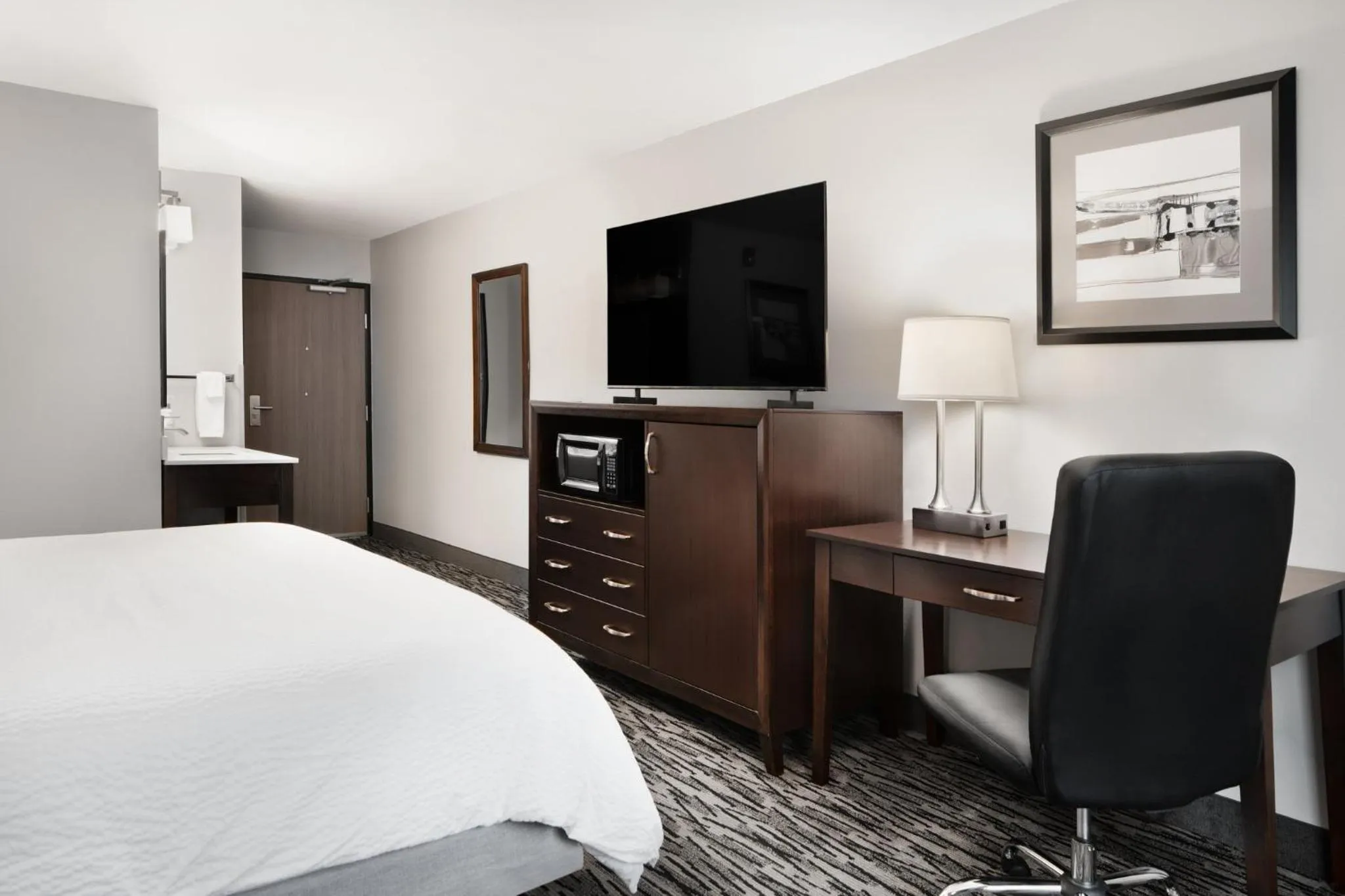 Photo of the whole room, Bed in Garner Hotel Auburn - Seattle by IHG