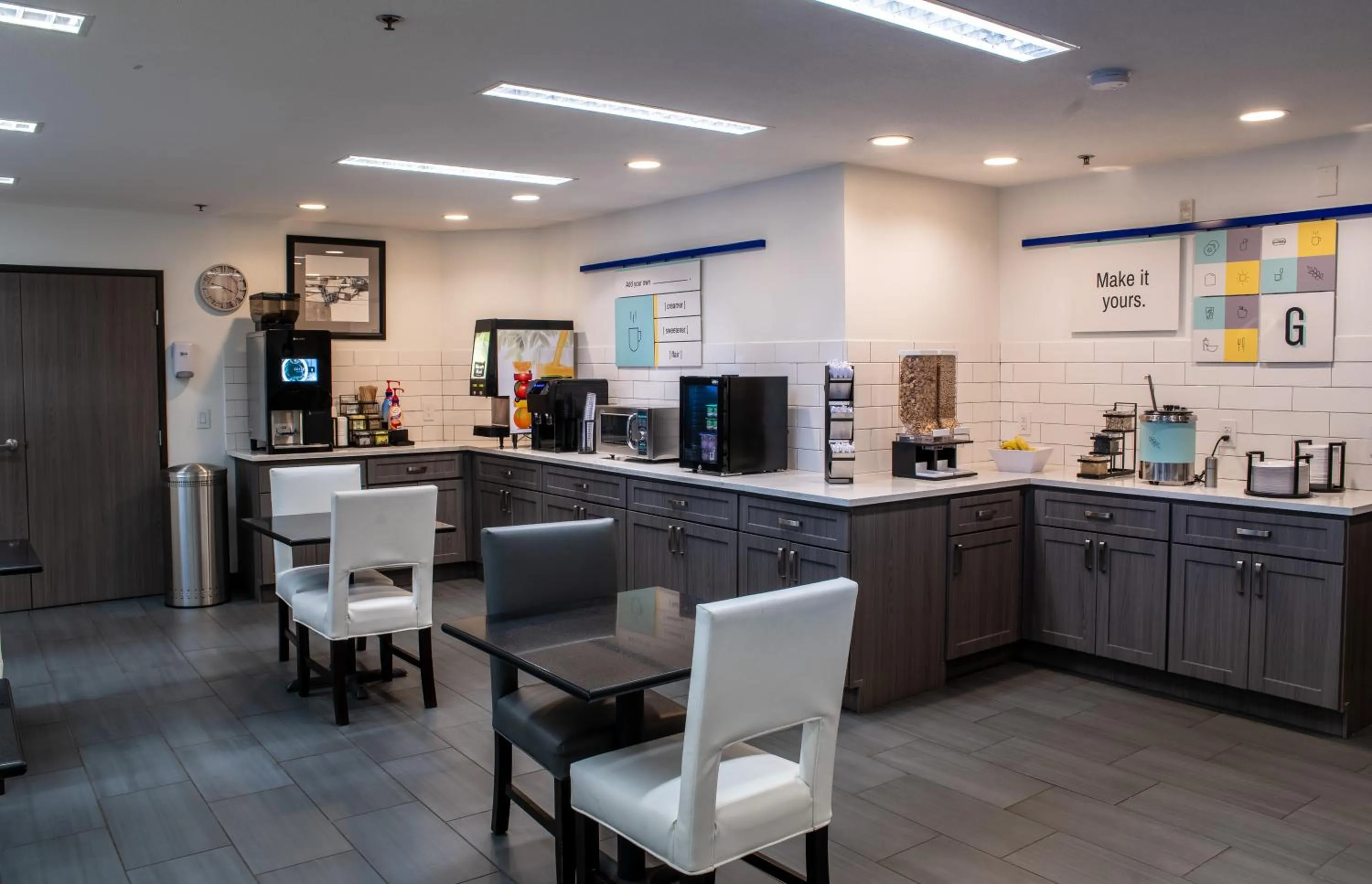 Kitchen or kitchenette in Garner Hotel Auburn - Seattle by IHG