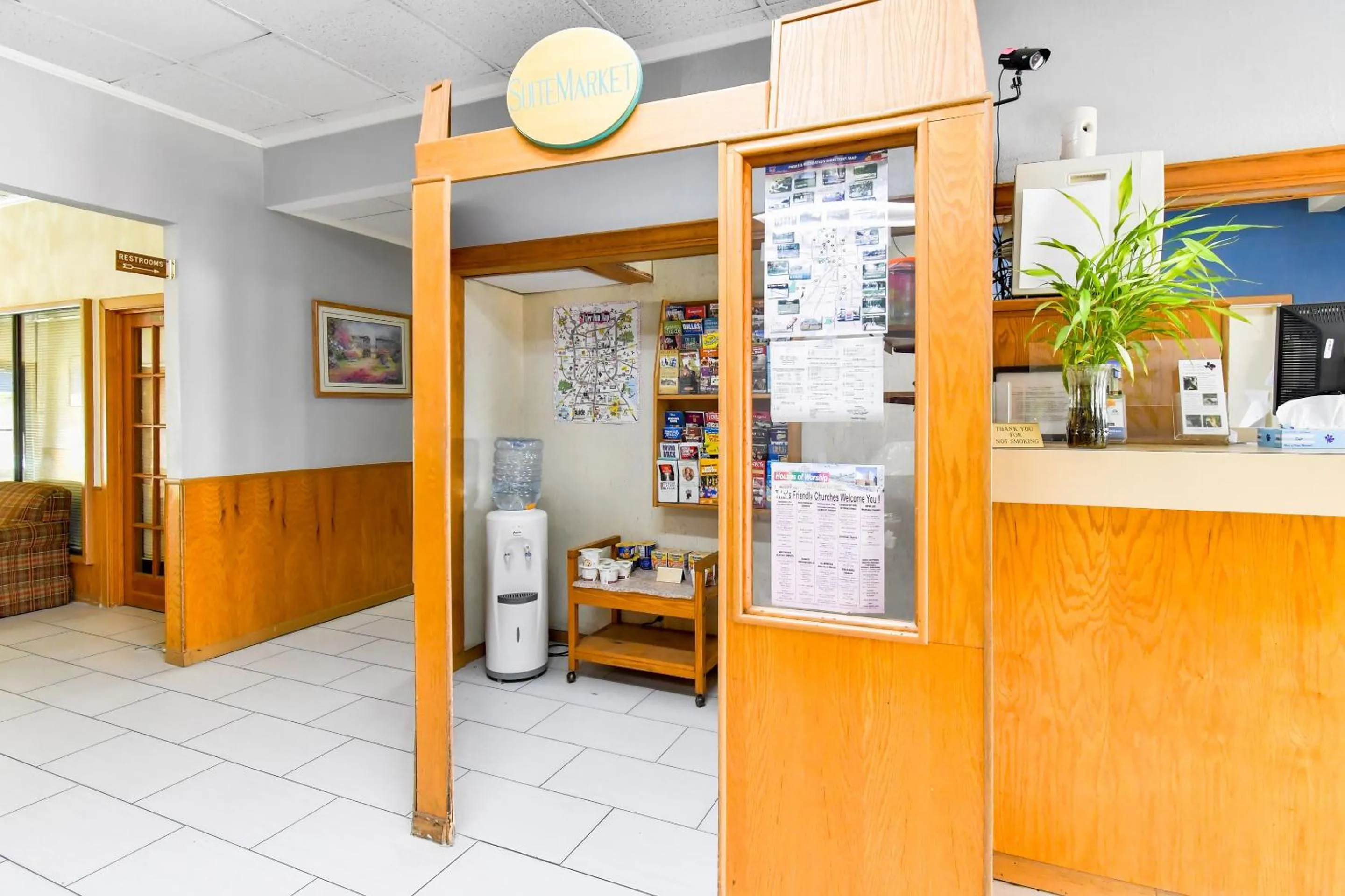 Lobby or reception in OYO Hotel Tyler Lindale