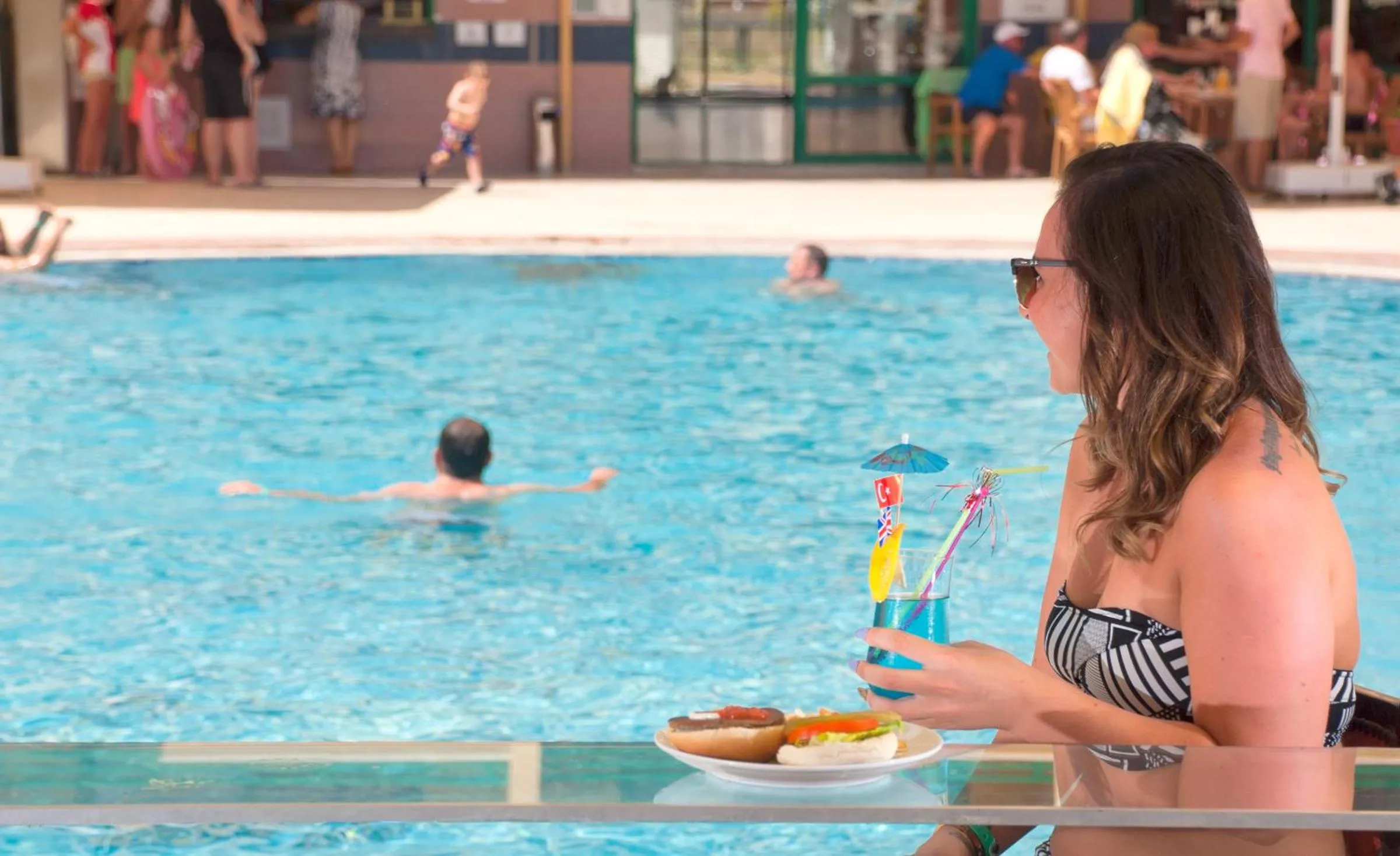 Swimming pool in Hotel Esra and Family Suites - All Inclusive