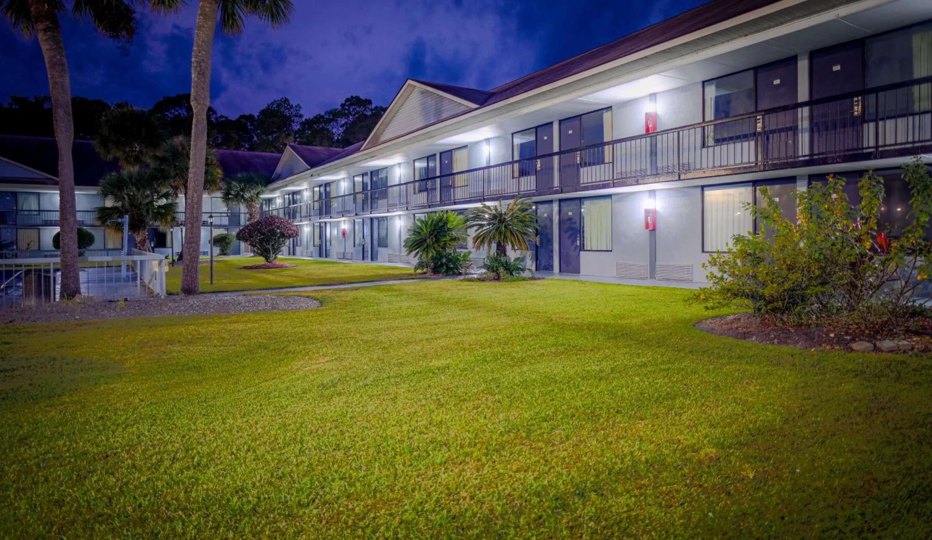 Property building in Super 8 by Wyndham Hardeeville - Savannah North