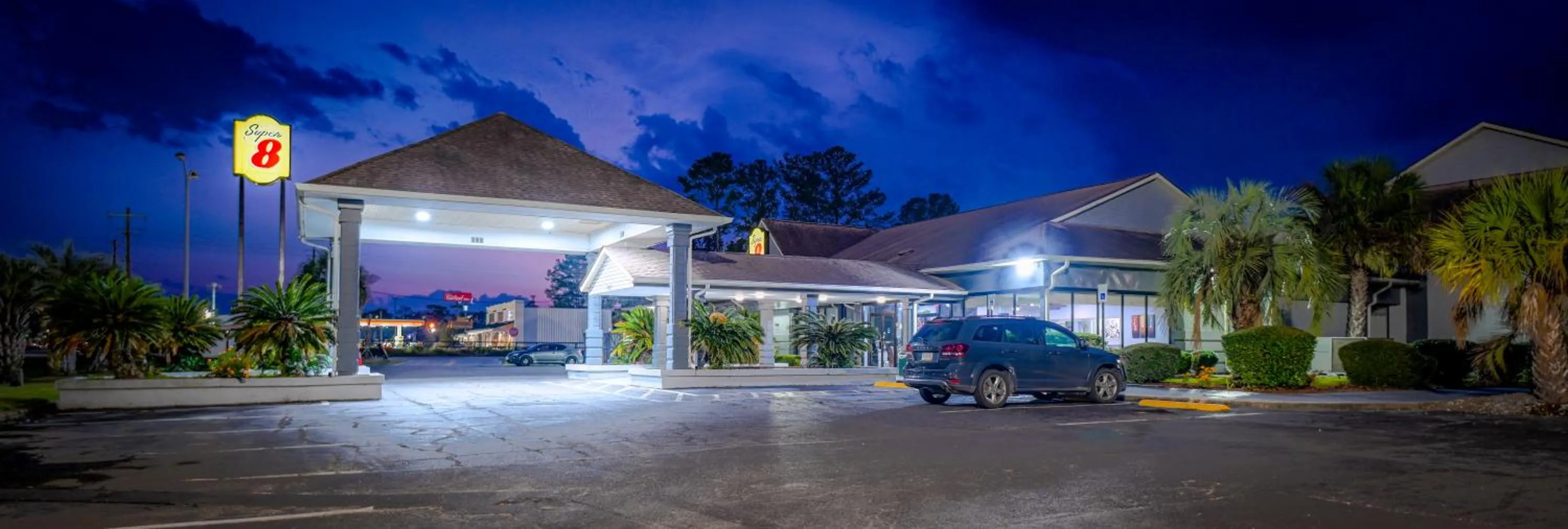 Property building in Super 8 by Wyndham Hardeeville - Savannah North