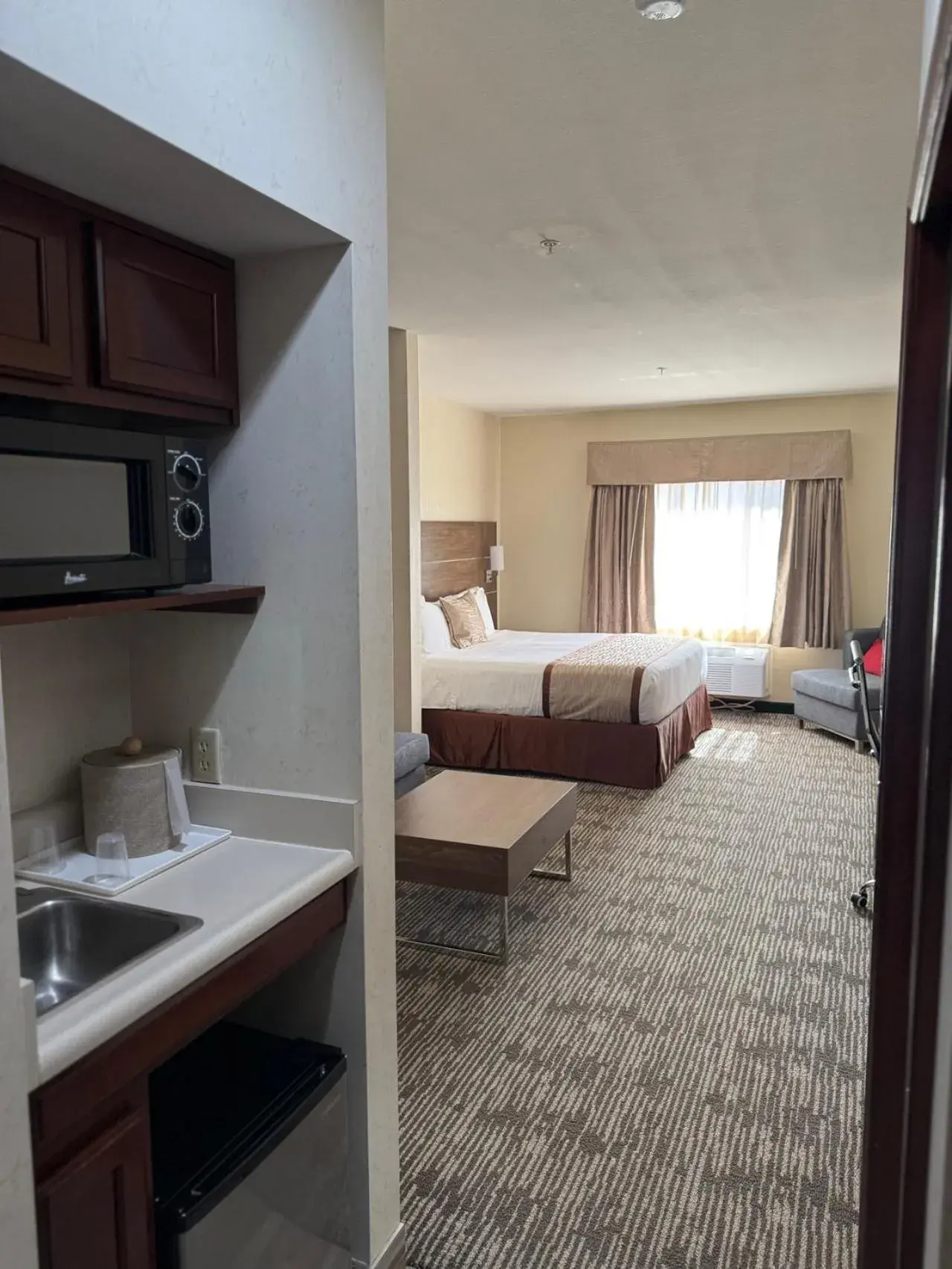 King Studio with Sofa Bed in Evergreen Inn & Suites King Studio with Sofa Bed in Evergreen Inn & Suites