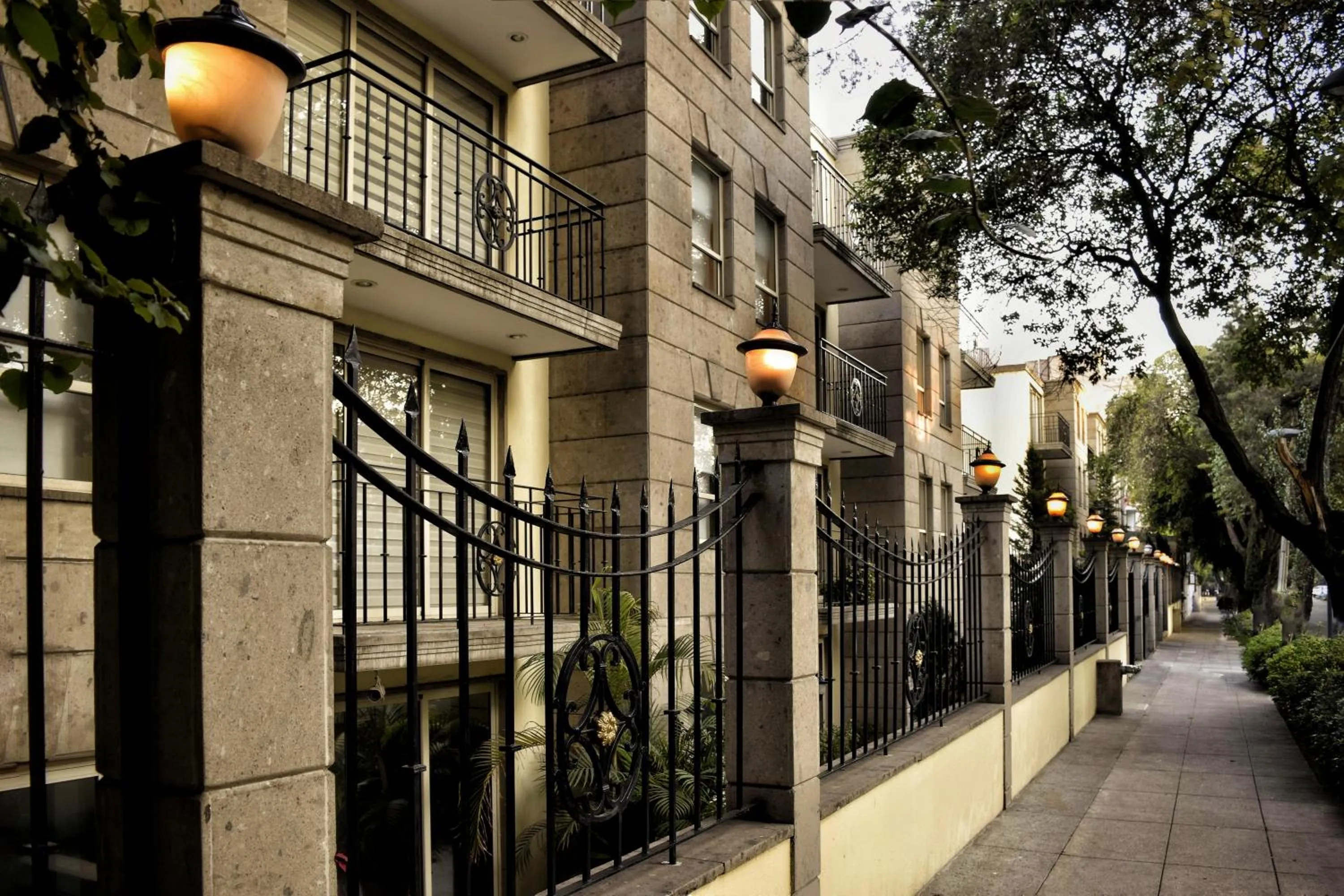 Facade/entrance in Suites Obelisk