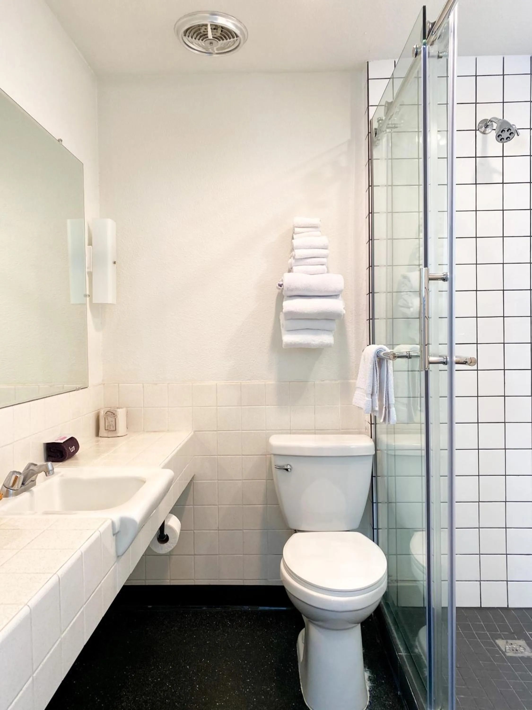 Bathroom in Hotel Corvallis