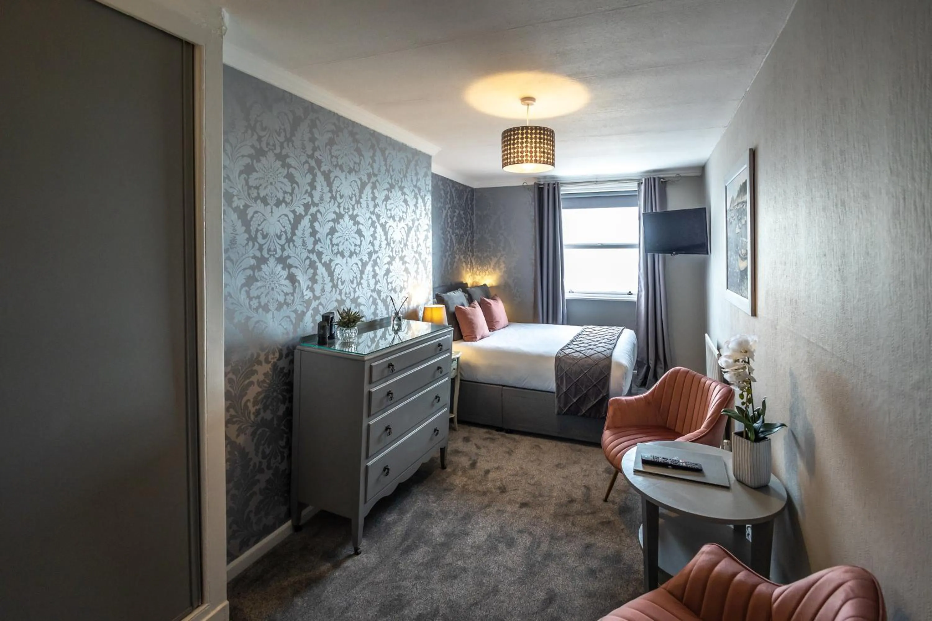 Bedroom, Bed in Gloucester House