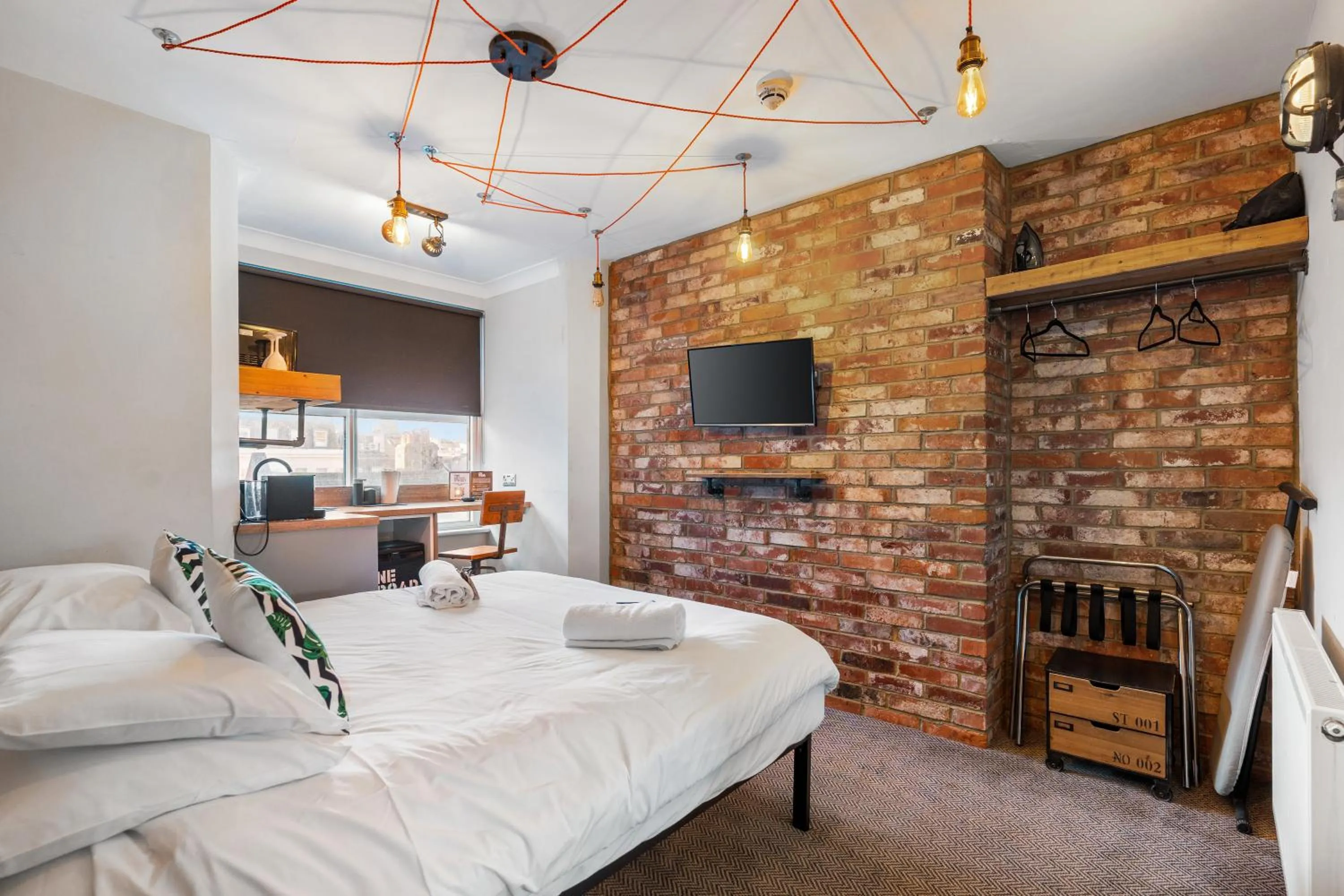 Bed in One Broad Street