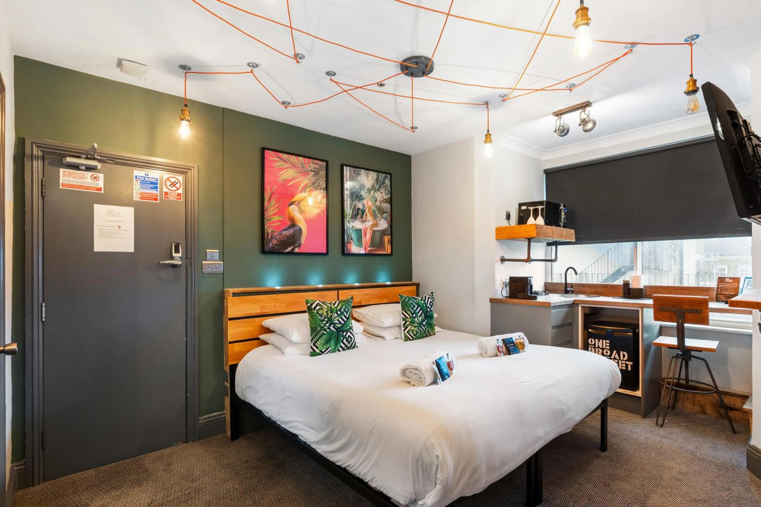 Bed in One Broad Street