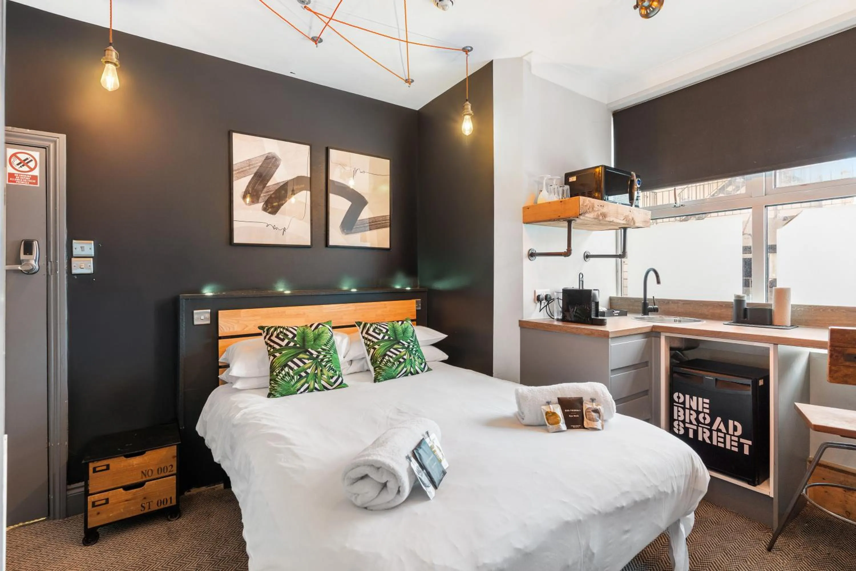 Bed in One Broad Street