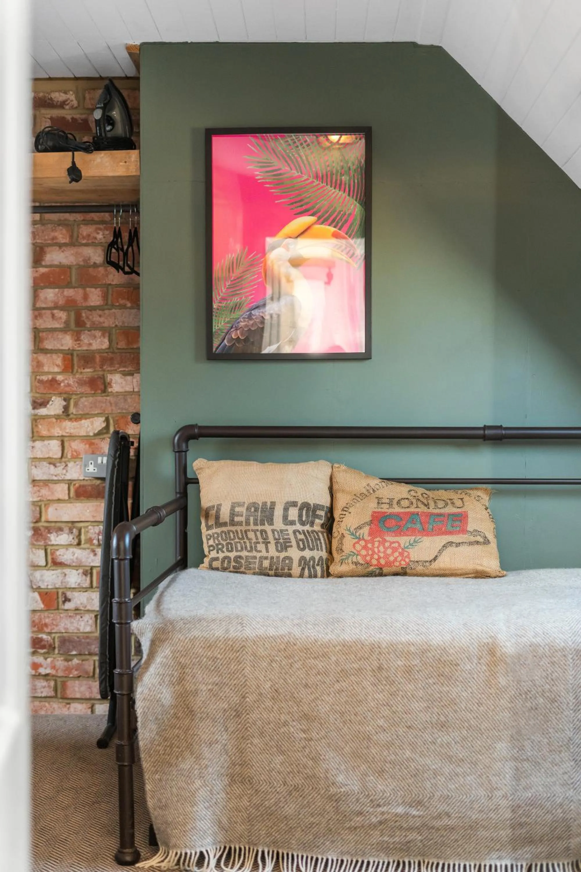 Bed in One Broad Street