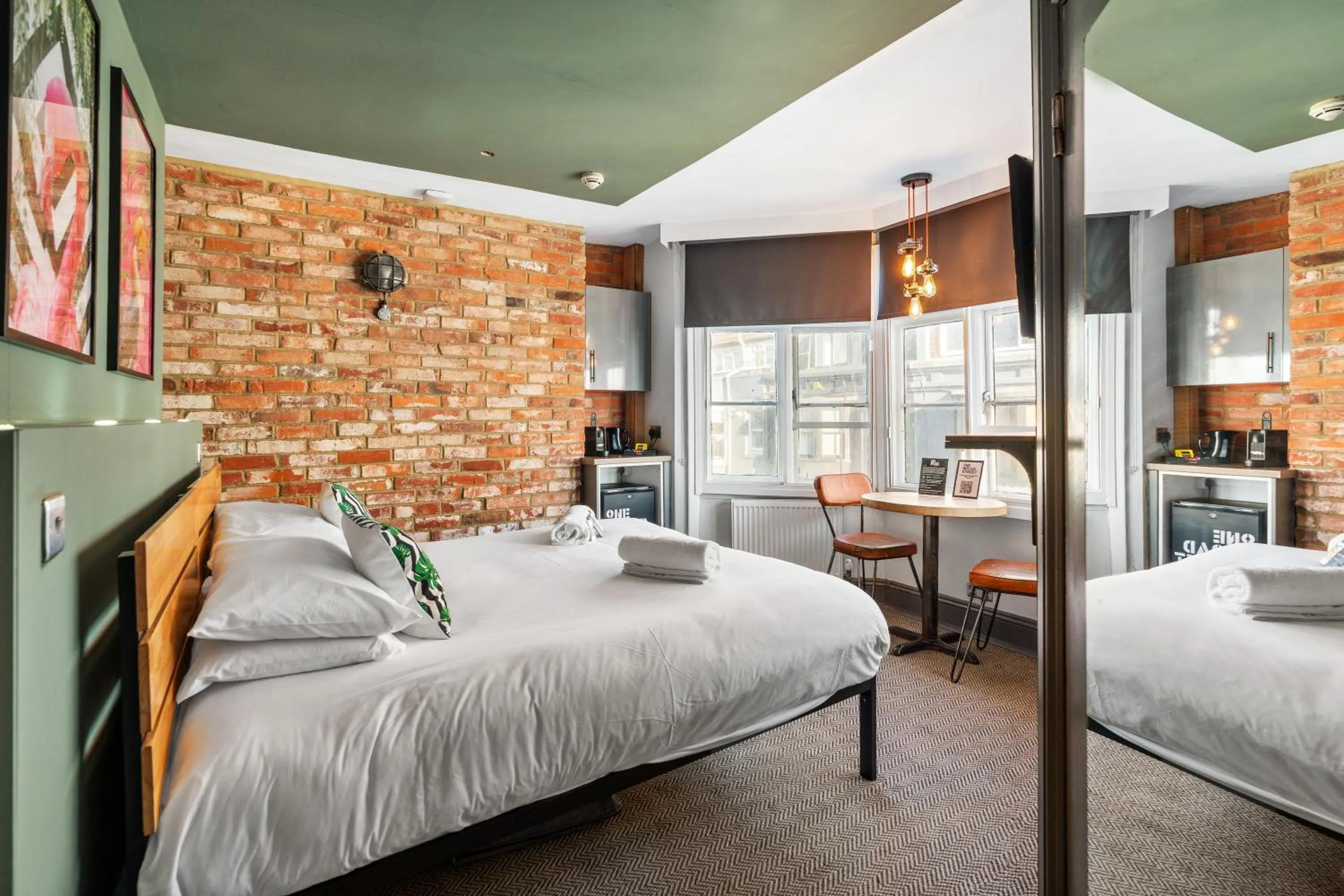 Bed in One Broad Street