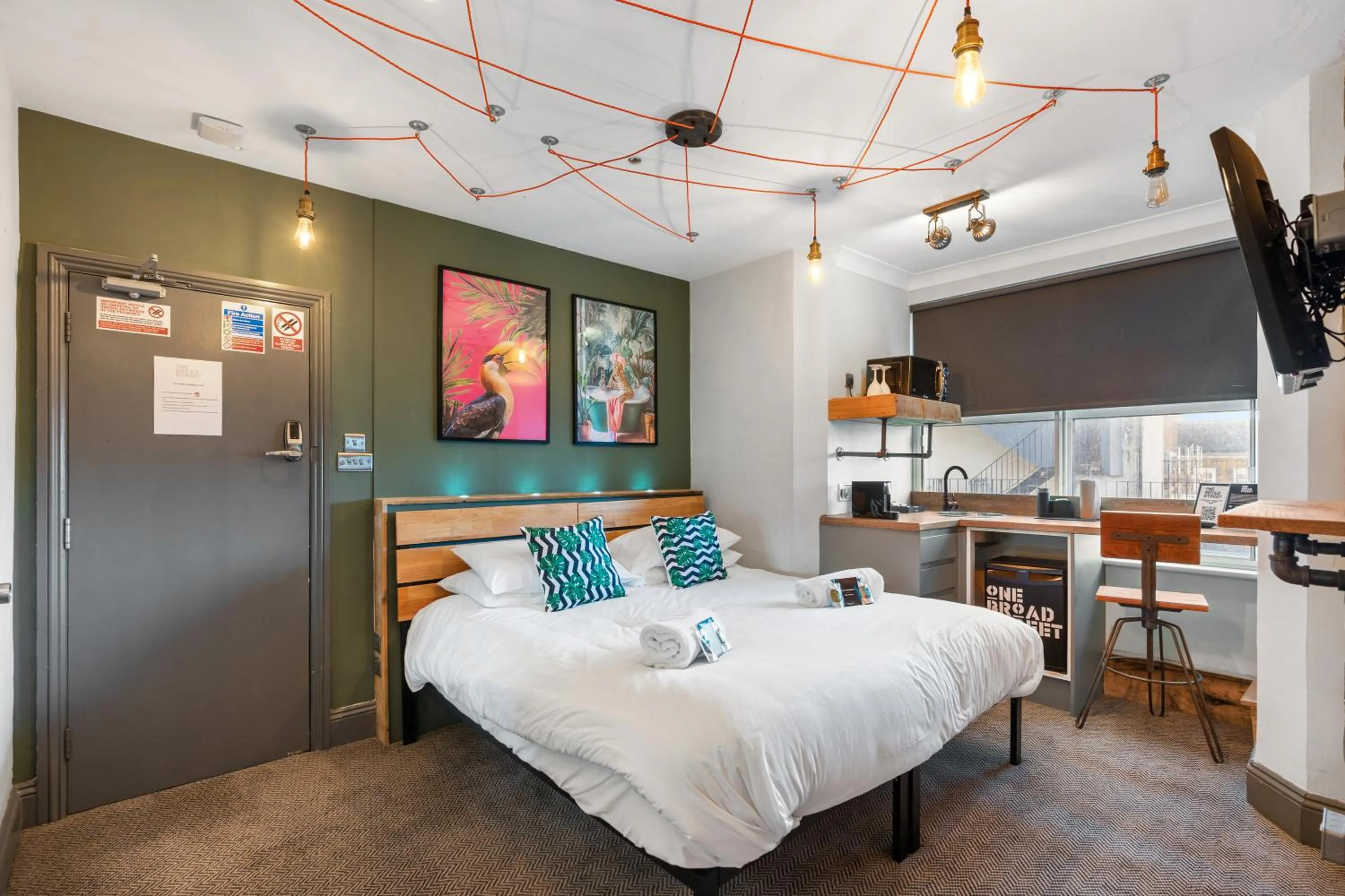 Bed in One Broad Street