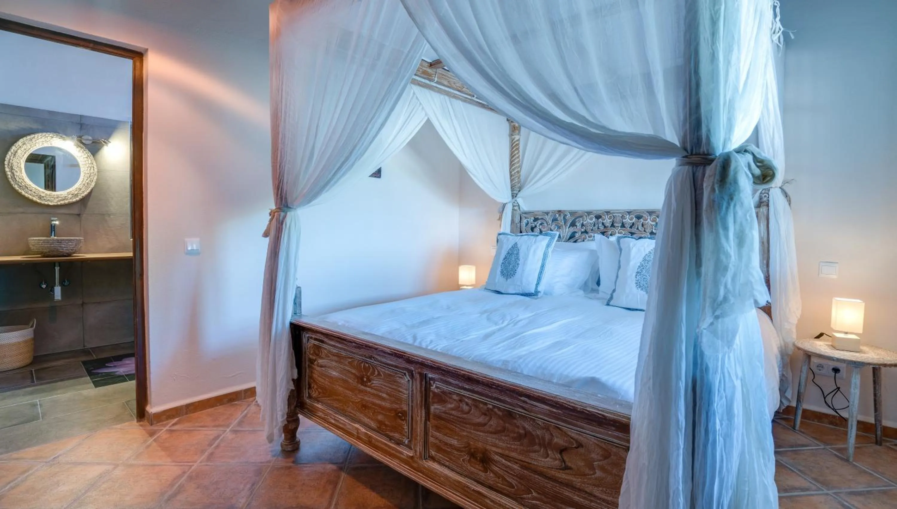 Bed in Casa Baliza, adults only