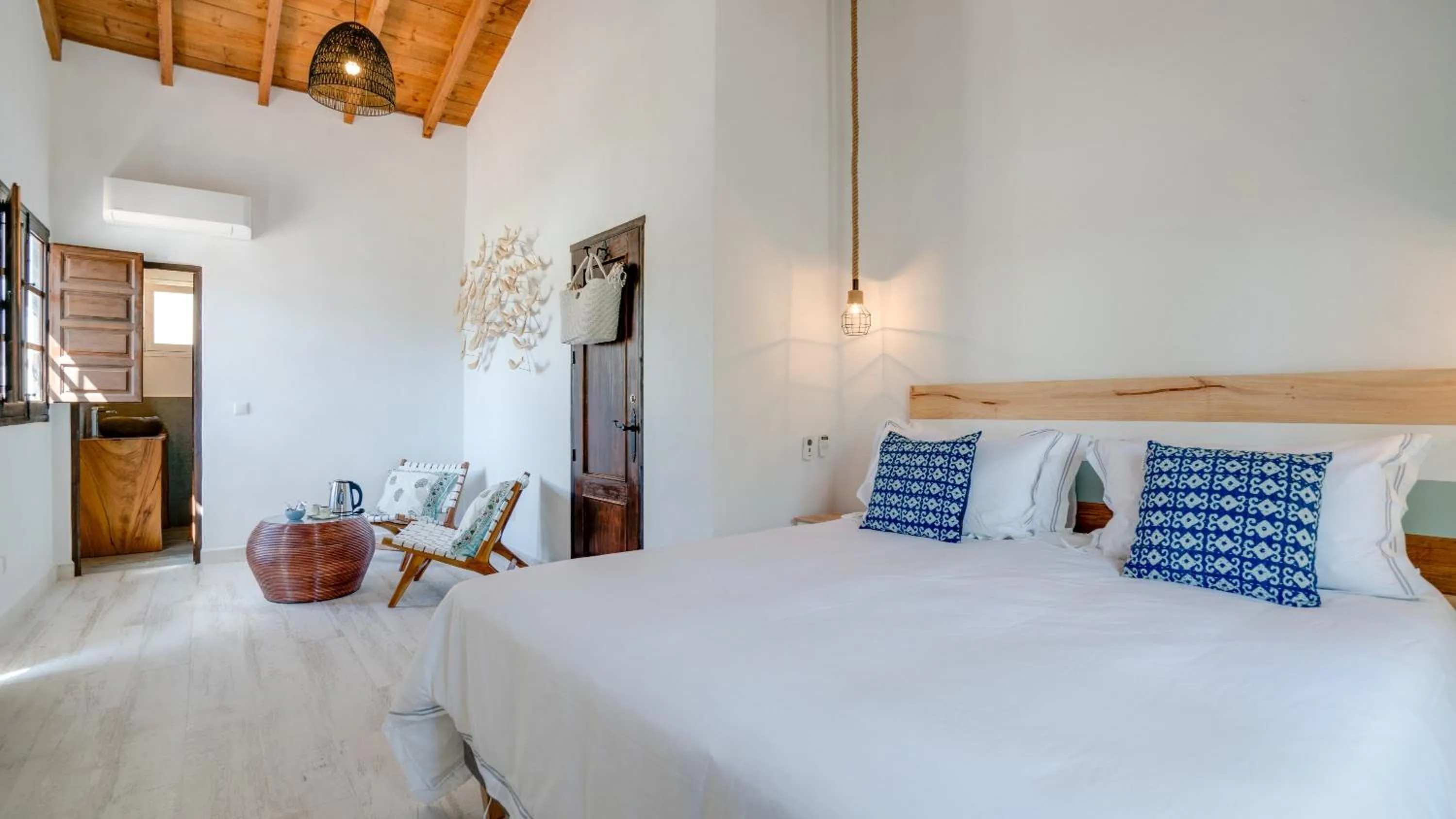 Bed in Casa Baliza, adults only