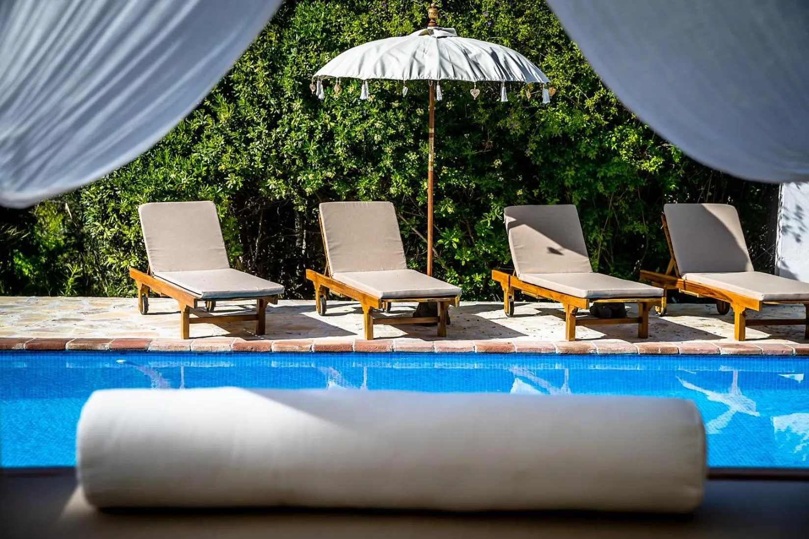 Swimming pool in Casa Baliza, adults only