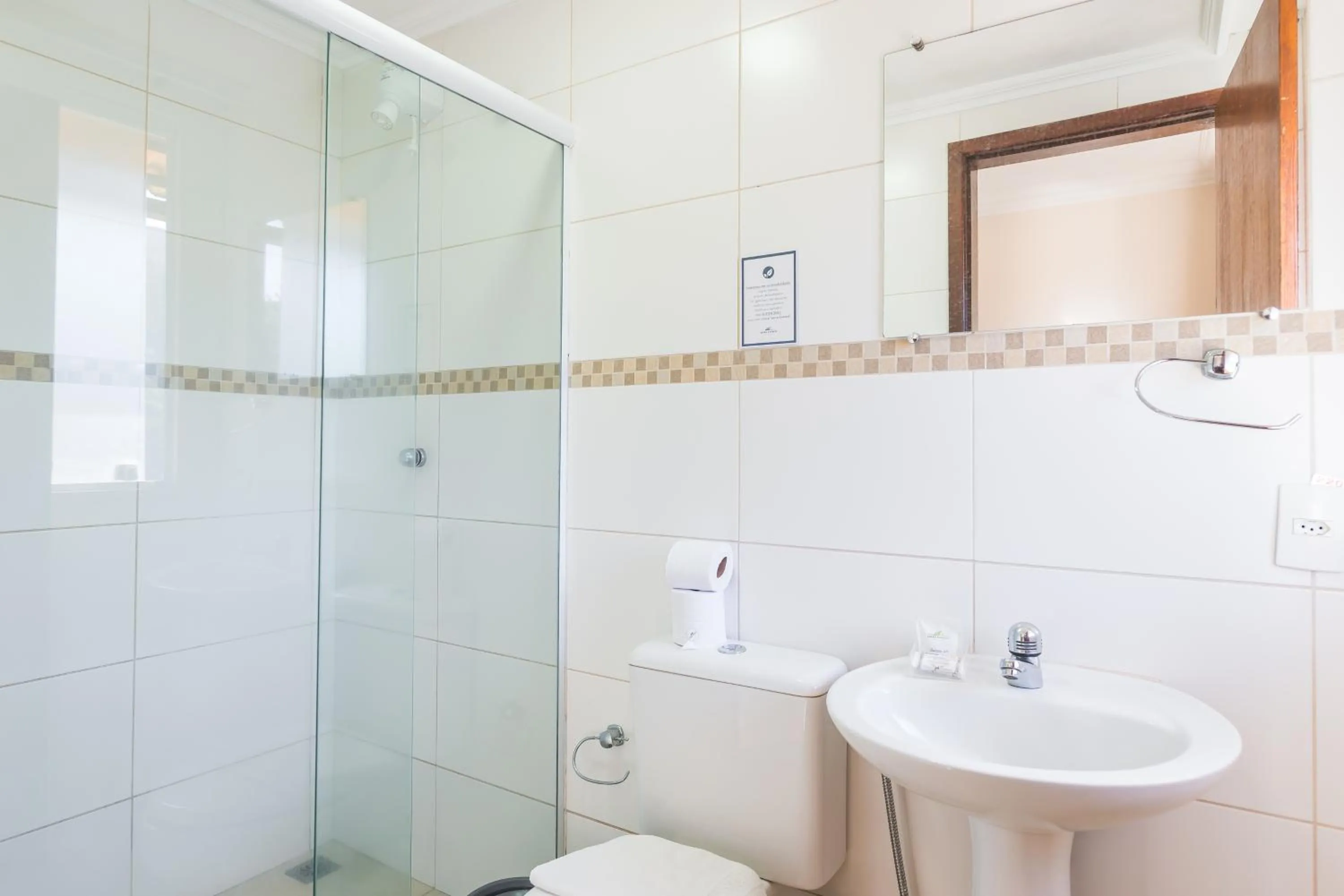 Shower in Hotel Serra Everest