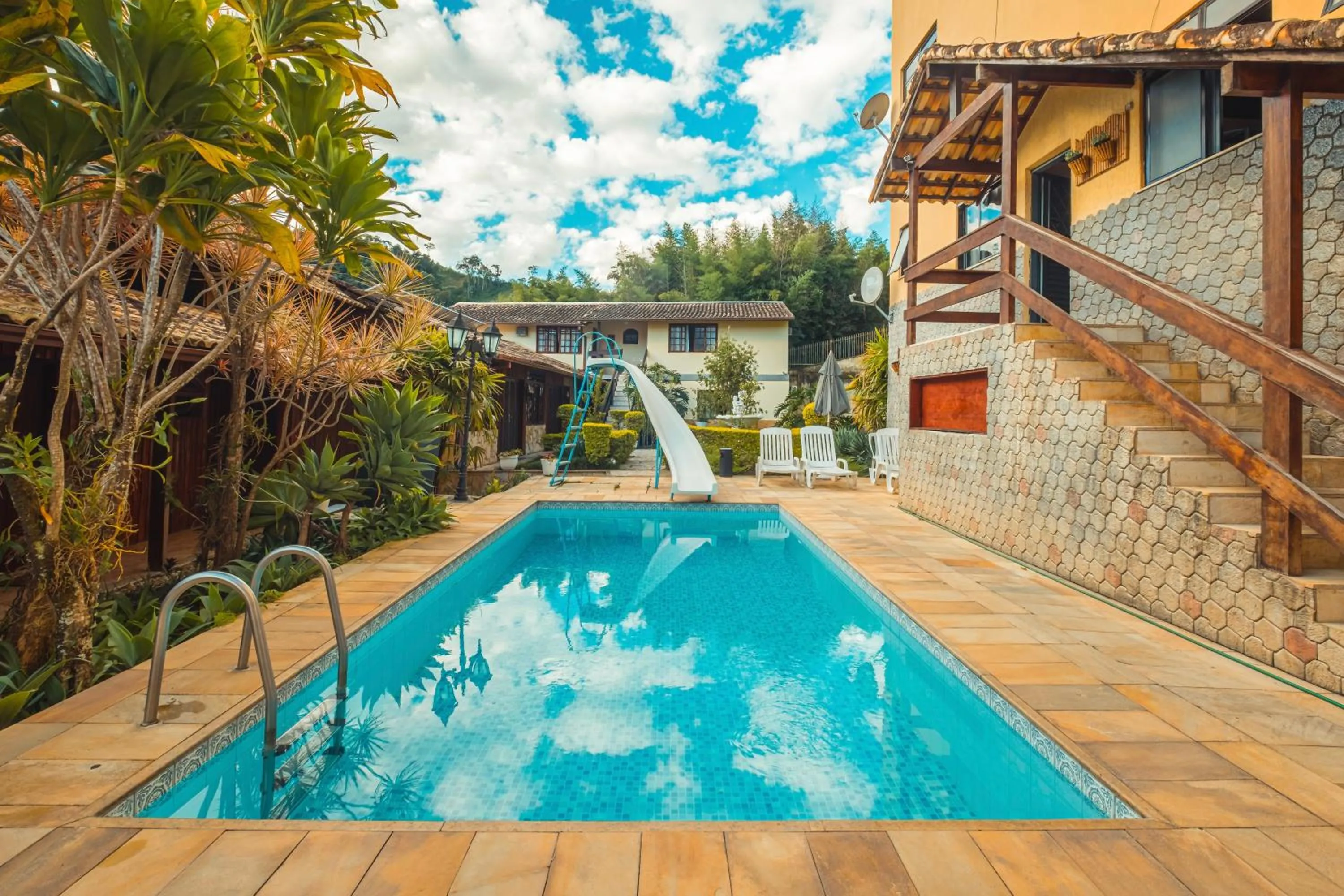 Pool view in Hotel Serra Everest