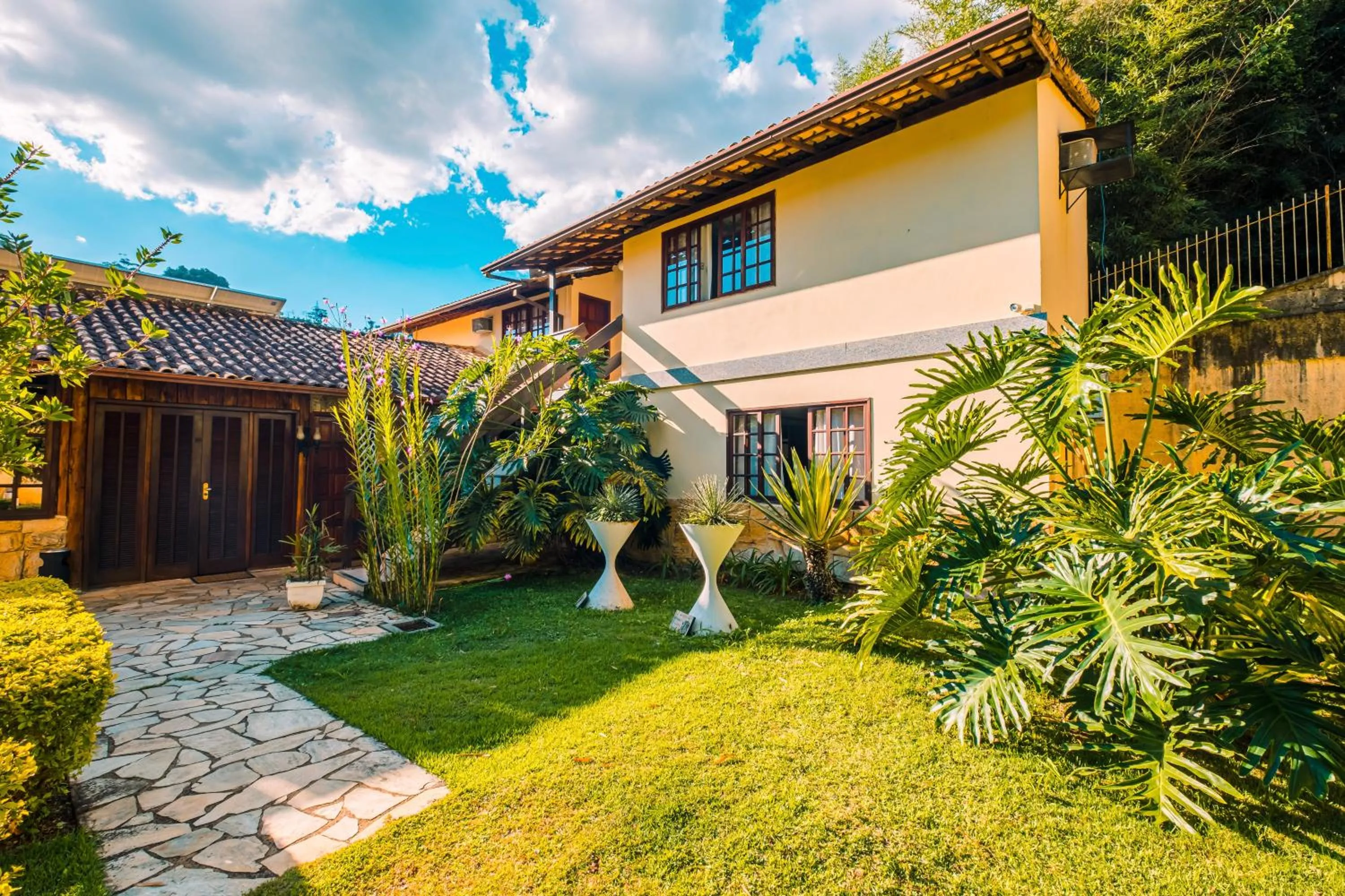 Garden in Hotel Serra Everest