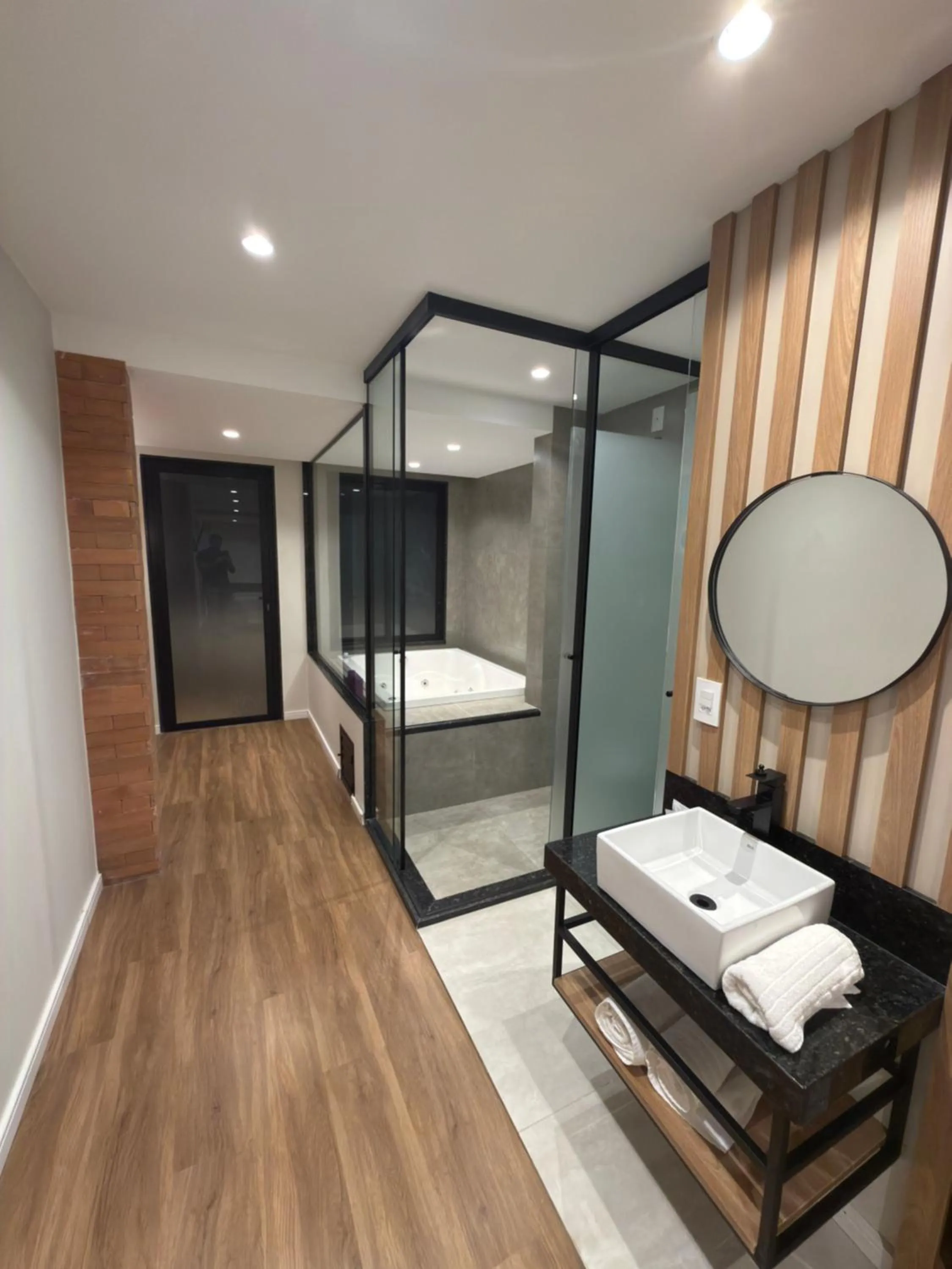 Hot Tub, Bed in Hotel Serra Everest