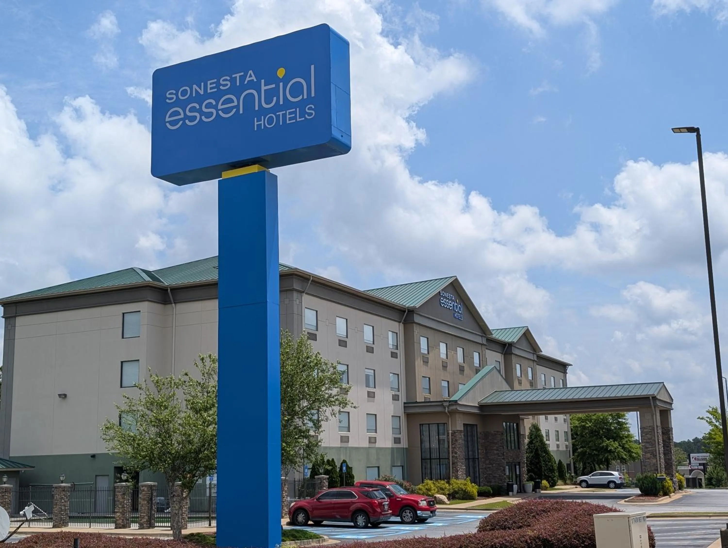 Property building in Sonesta Essential Columbus