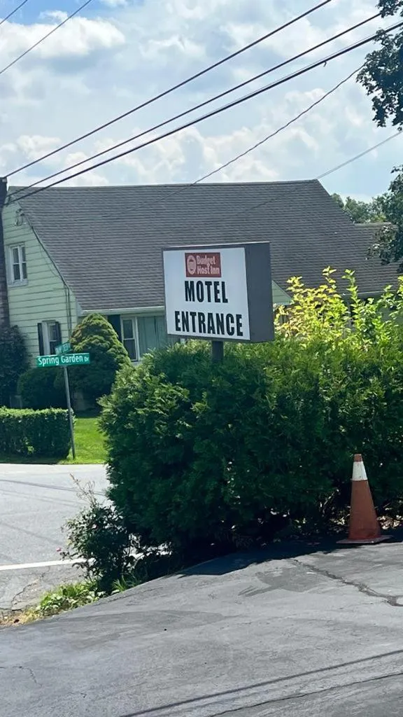 Budget Host Inn