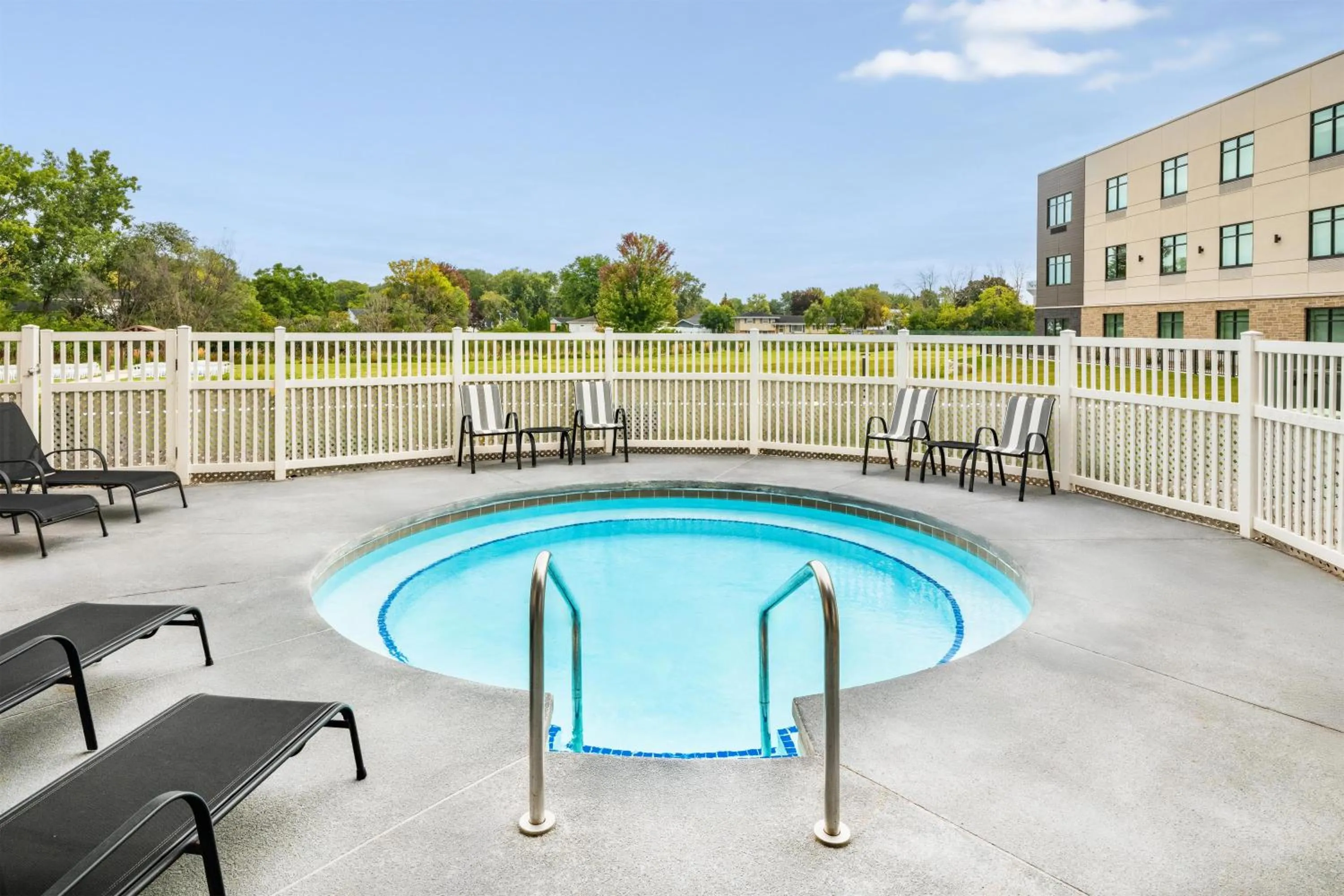 Property building in Best Western Premier Bridgewood Hotel Resort