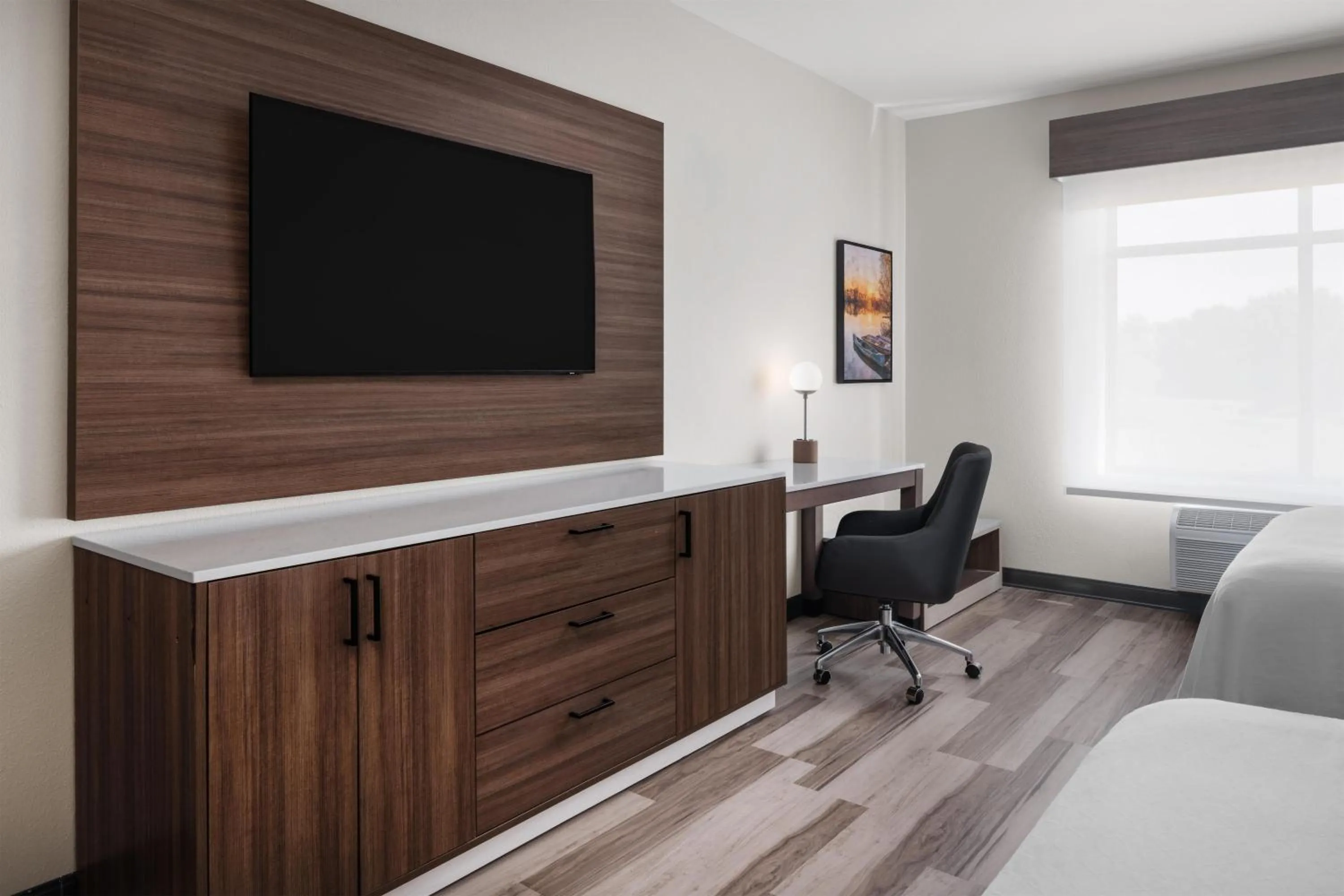 Bedroom in Best Western Premier Bridgewood Hotel Resort