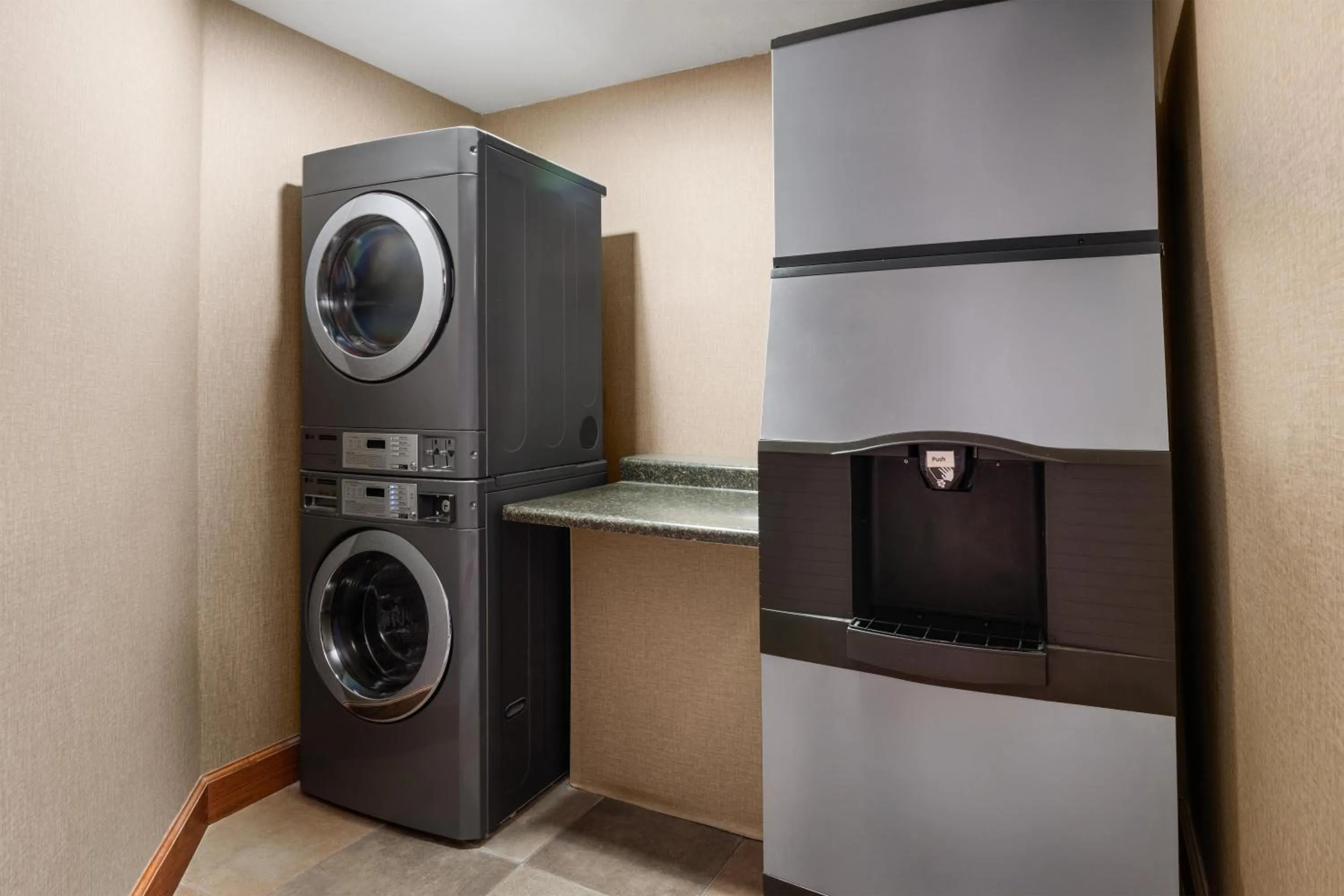 Property building in Best Western Premier Bridgewood Hotel Resort