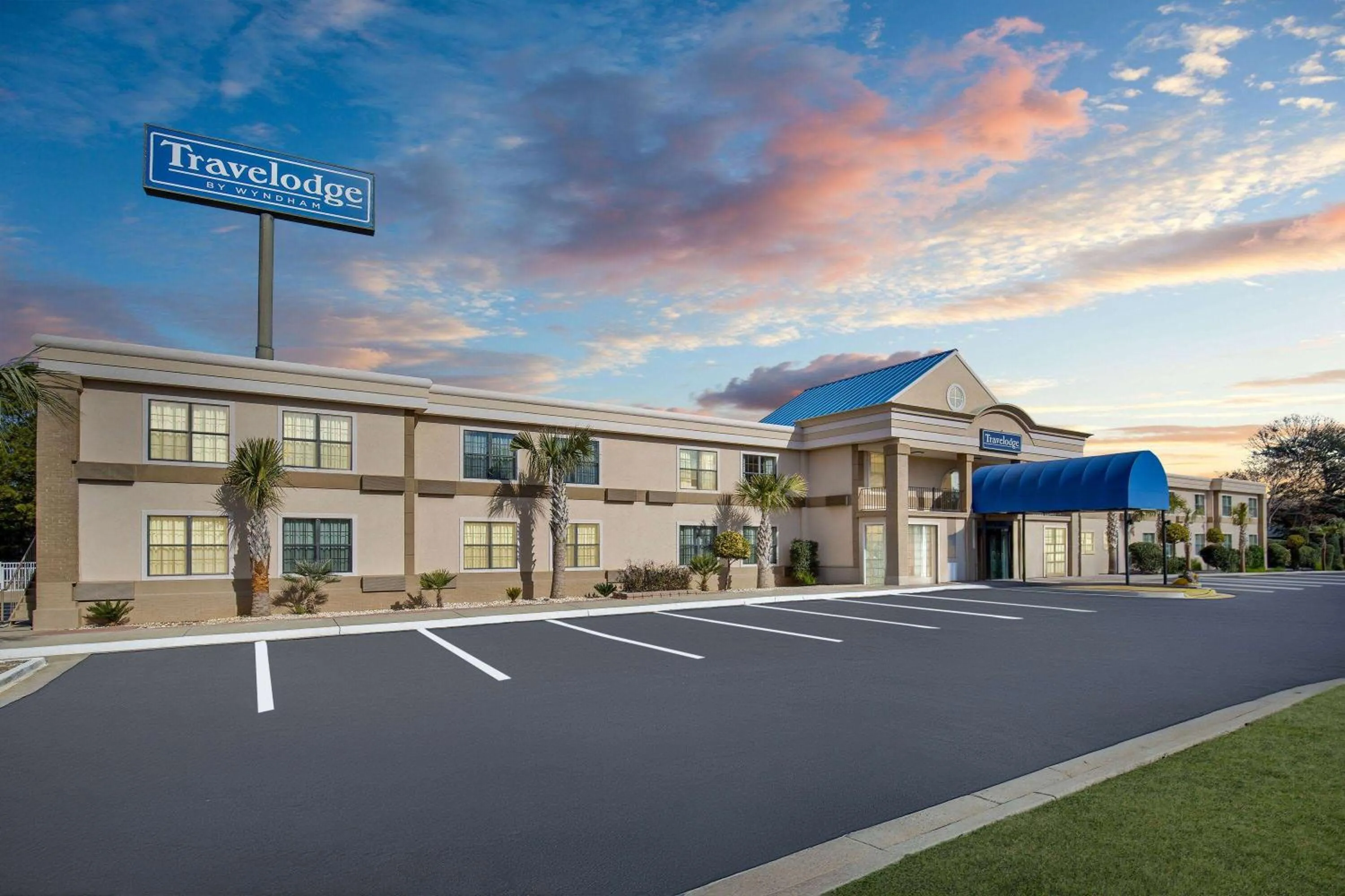 Property building in Travelodge by Wyndham Perry National Fairgrounds Area I-75