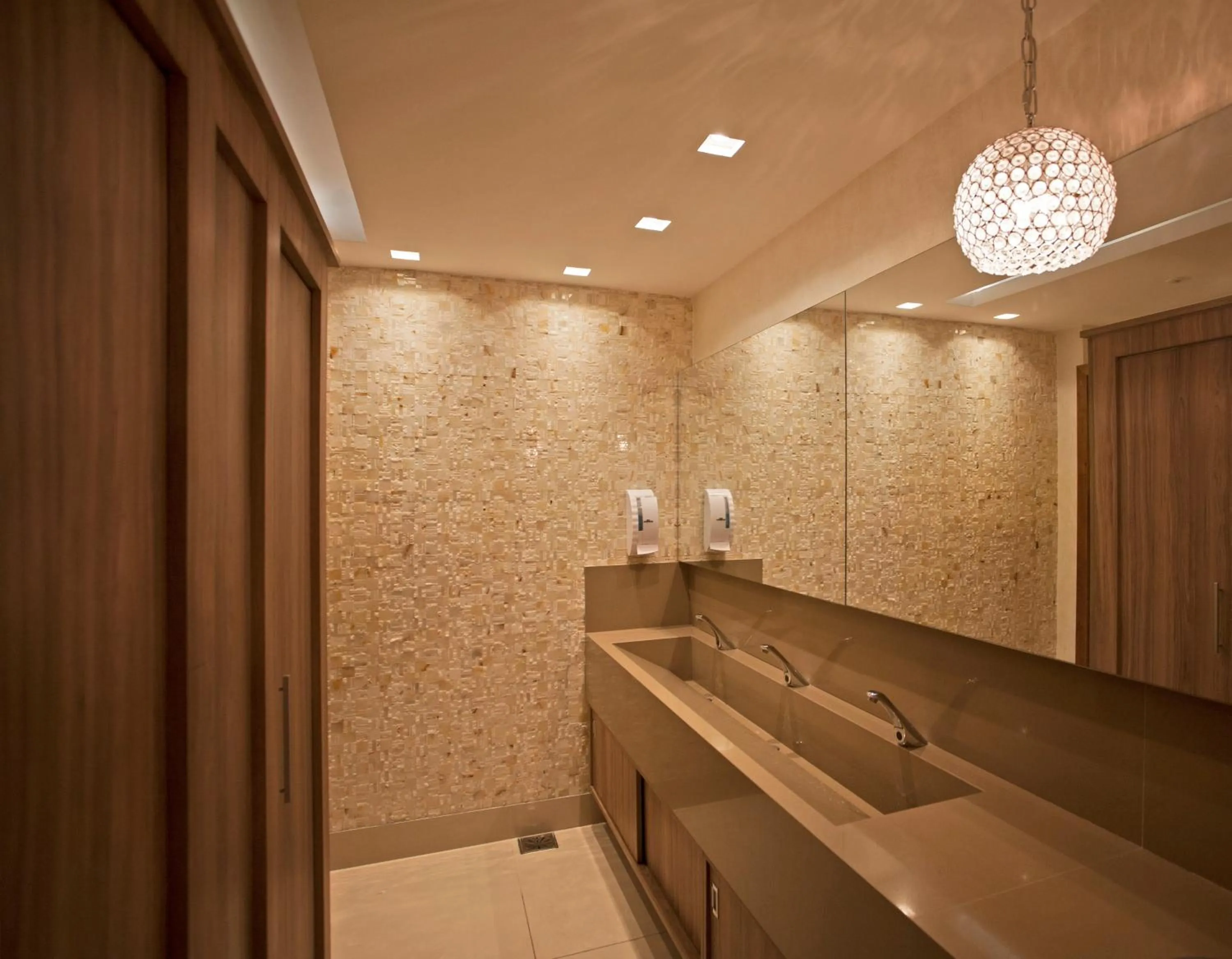 Bathroom in Paradiso Macae Hotel