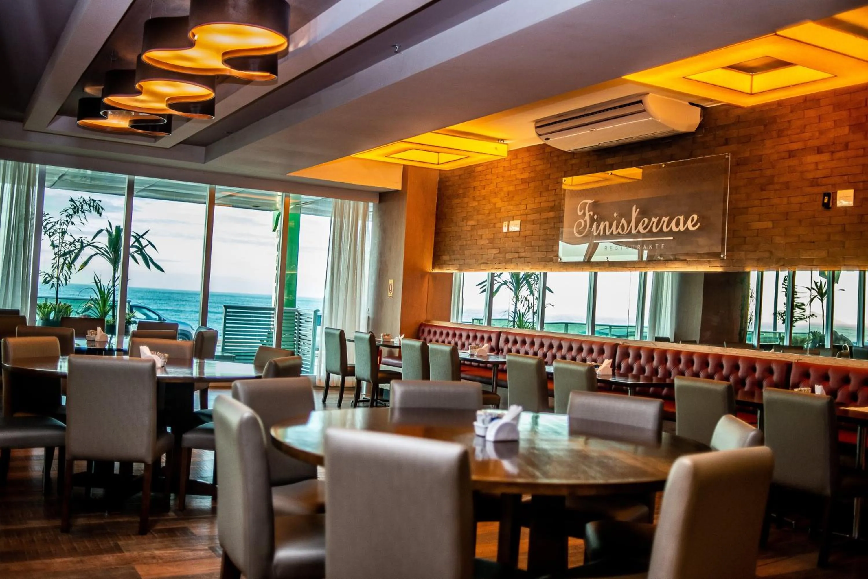 Restaurant/places to eat in Paradiso Macae Hotel