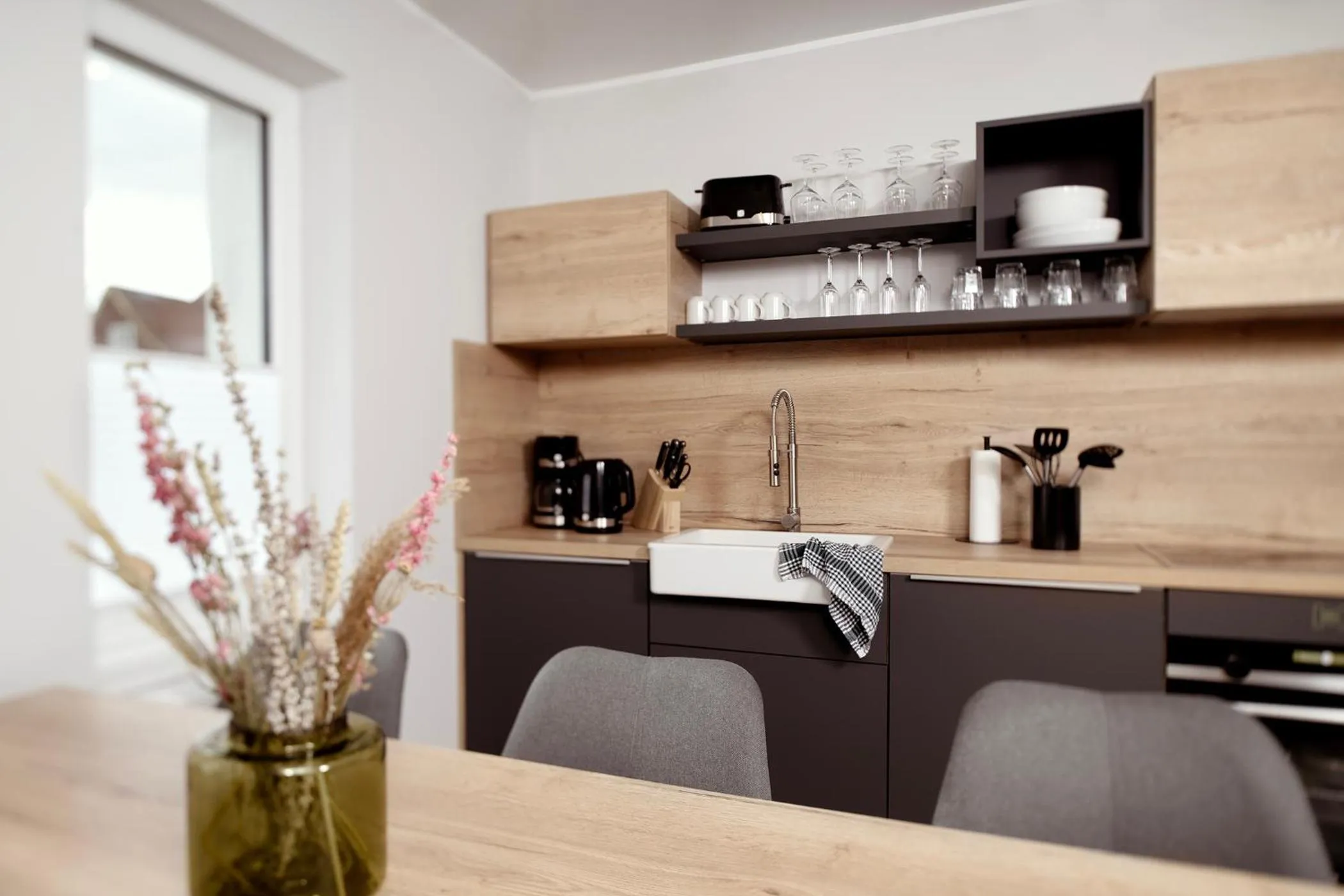 Kitchen or kitchenette in Berg und Tal Hotel & Apartments