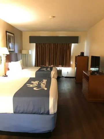 Bed in Days Inn by Wyndham Phenix City Near Fort Benning