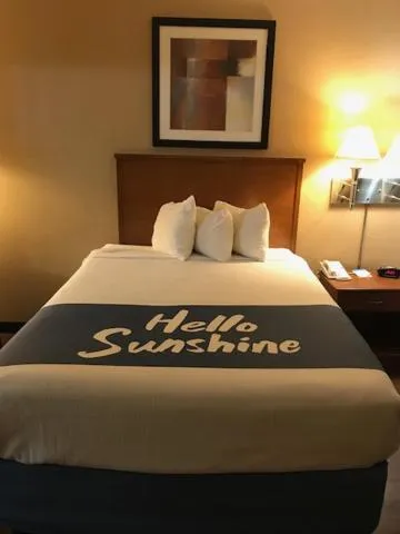 Bed in Days Inn by Wyndham Phenix City Near Fort Benning